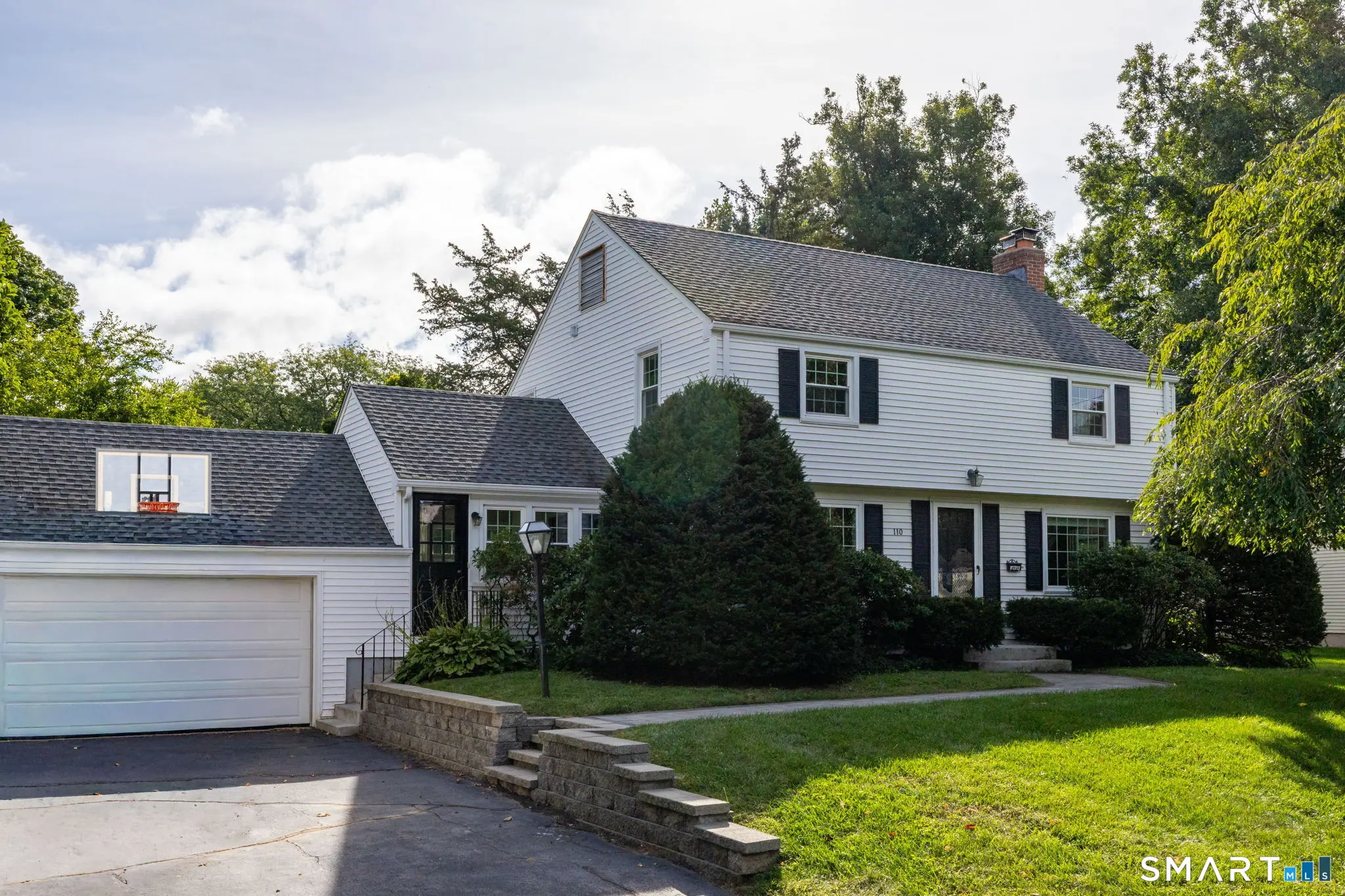 110 Richmond Lane, West Hartford