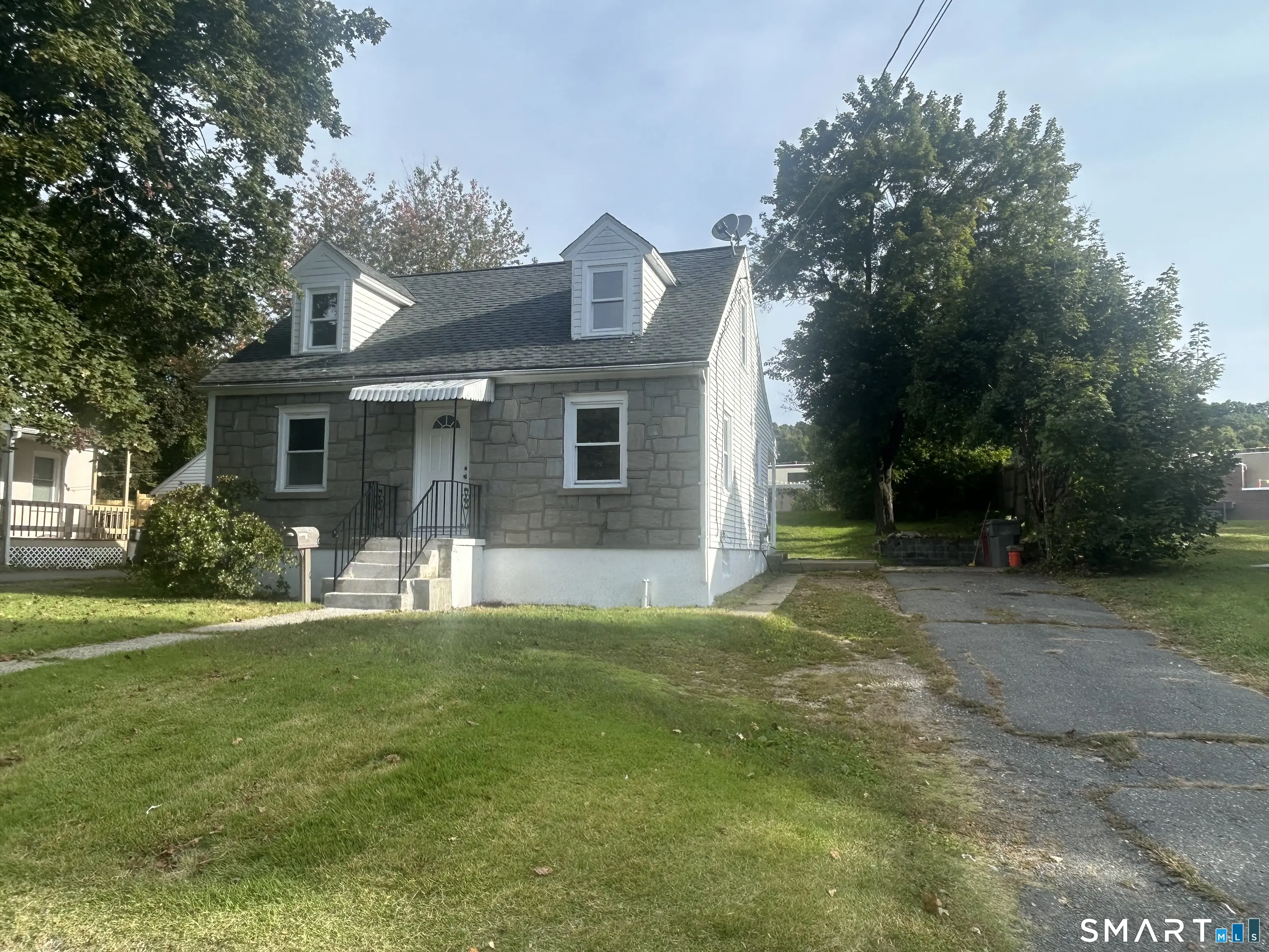521 Rubber Avenue, Naugatuck