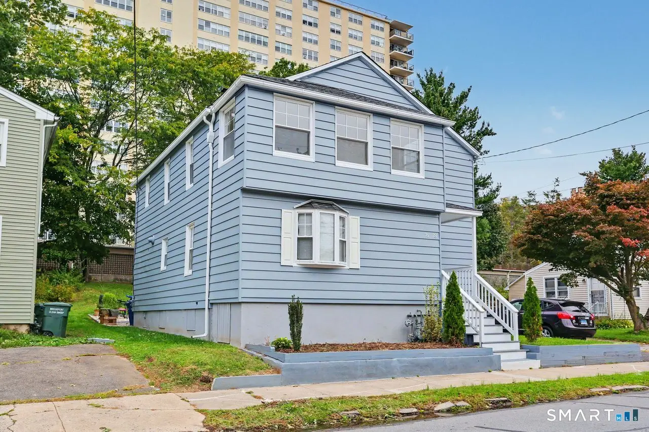 76-78 Suburban Avenue, Bridgeport