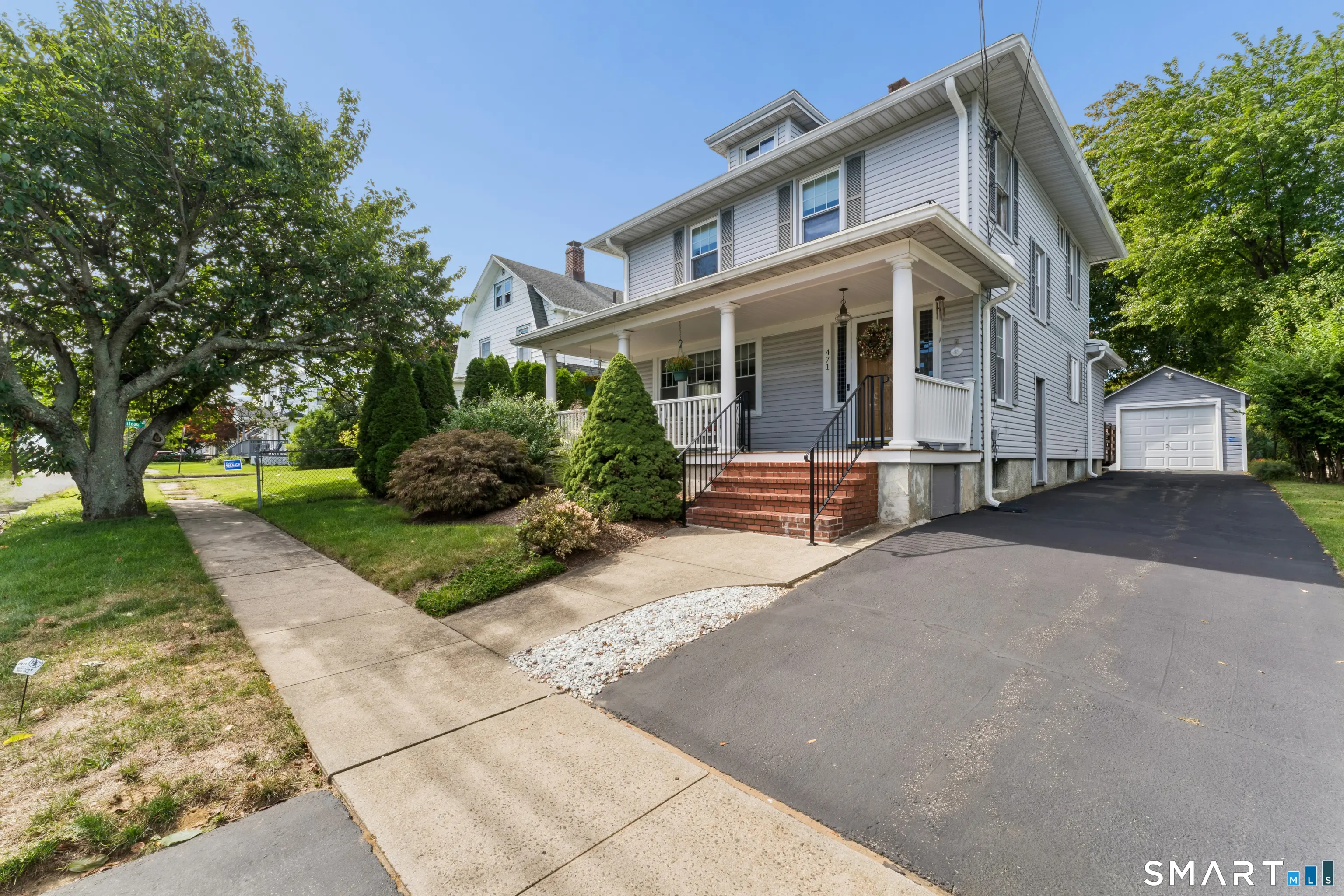 471 Housatonic Avenue, Stratford