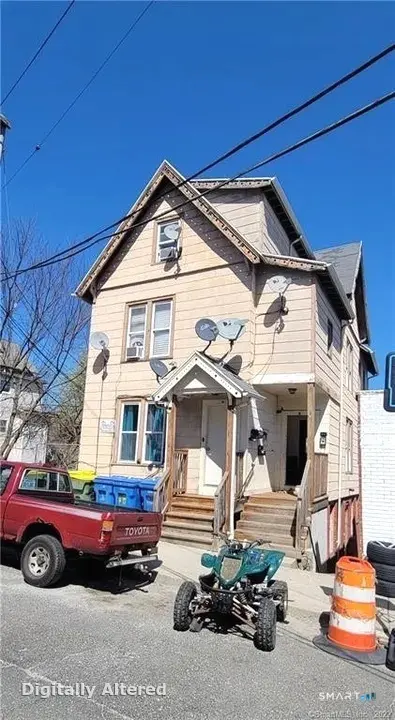 8 Lawrence Street, Waterbury