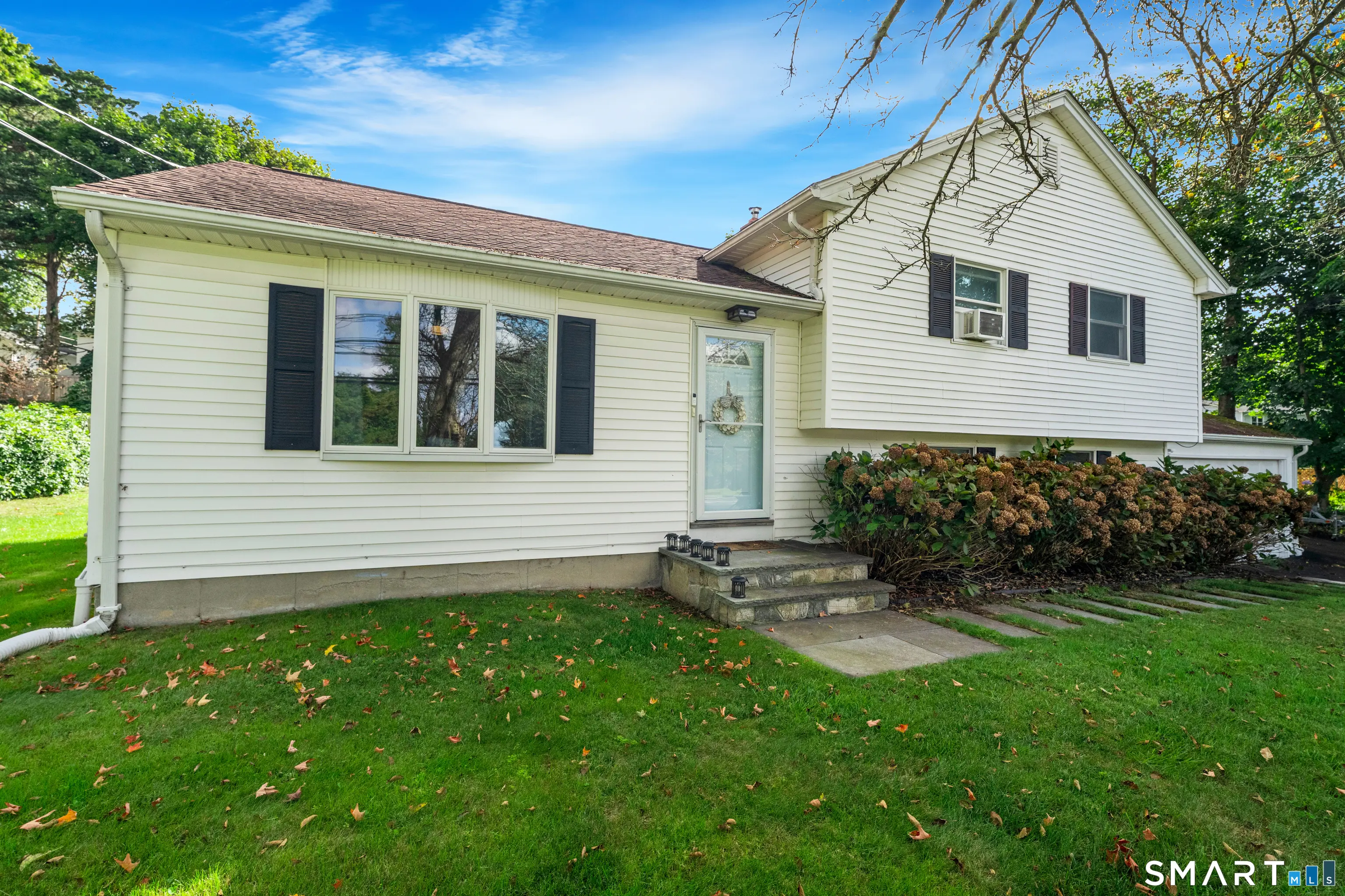 686 Groton Long Point Road, Groton