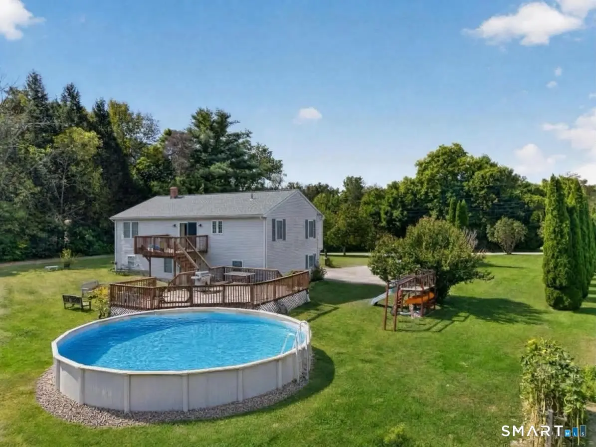 45 Wolf Den Drive, Pomfret