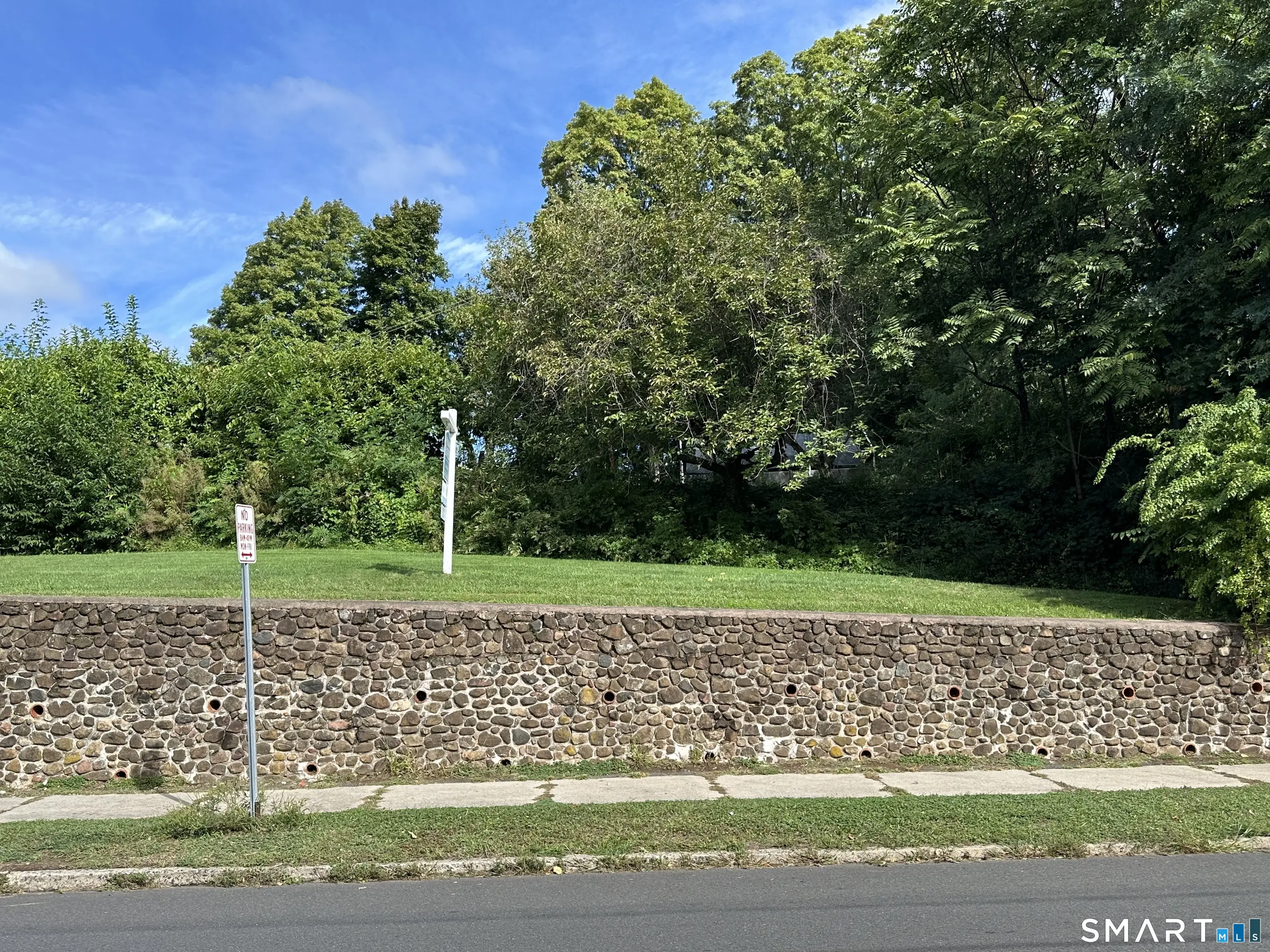 482 Commonwealth Avenue, New Britain