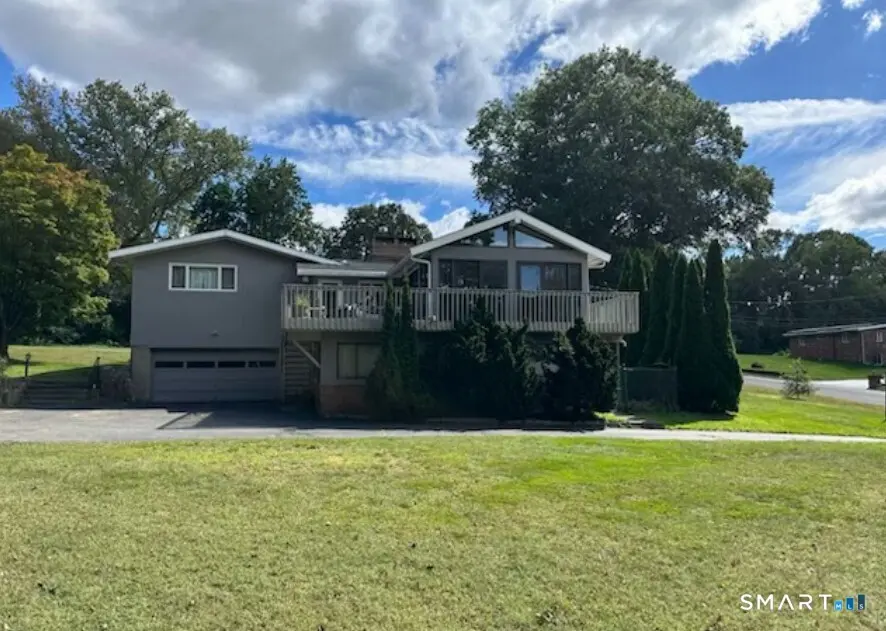 25 Oakridge Road, Trumbull