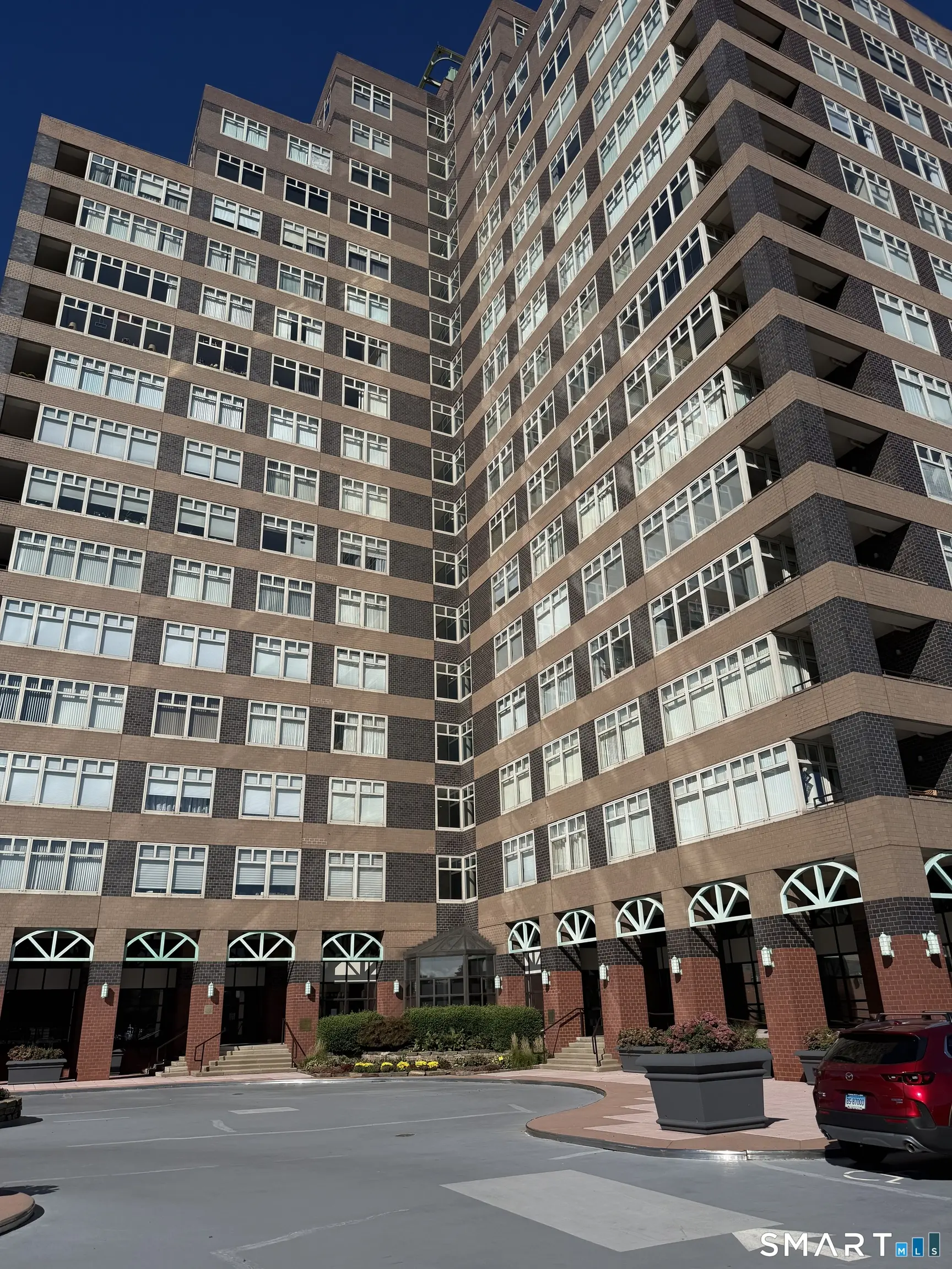 235 East River Drive 1108, East Hartford