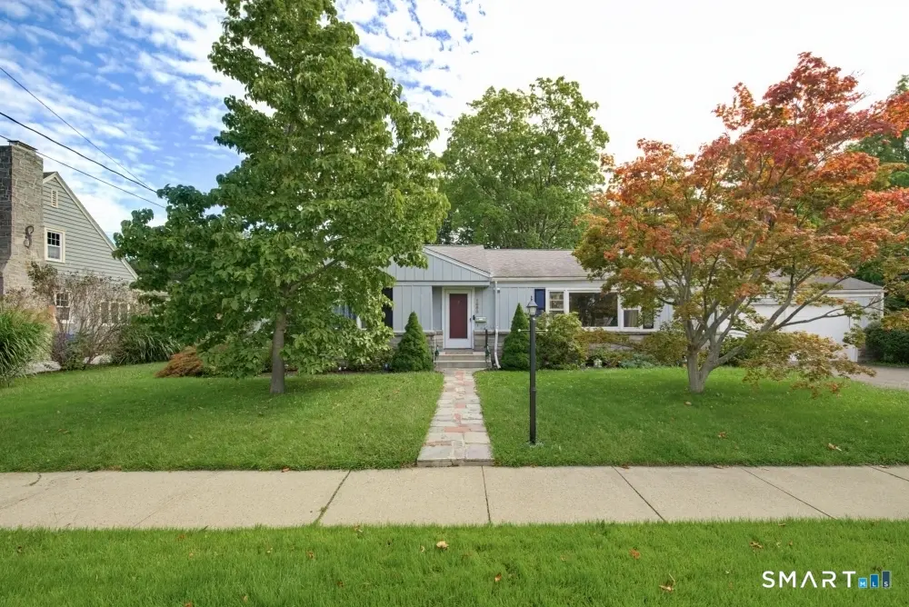 1680 Main Street, Stratford