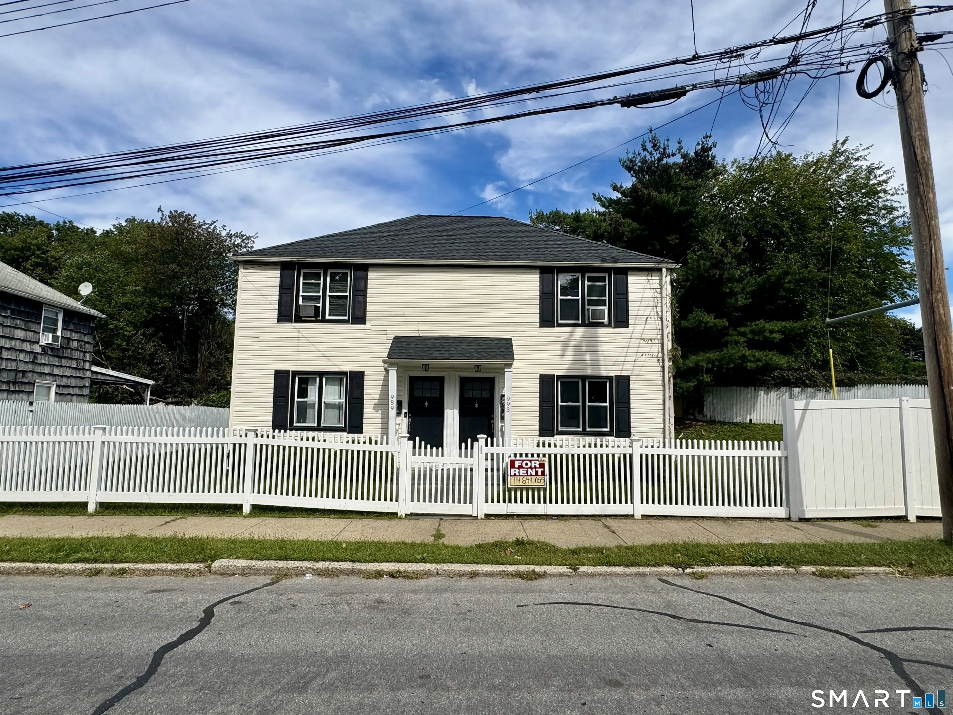 989 Pearl Harbor Street, Bridgeport
