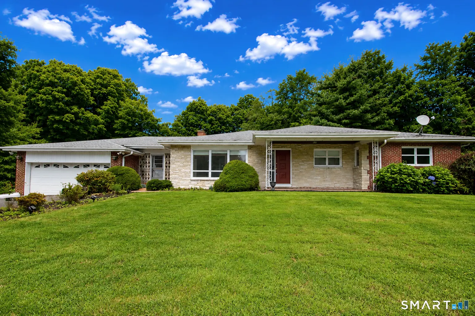 85 Center Street, Wolcott