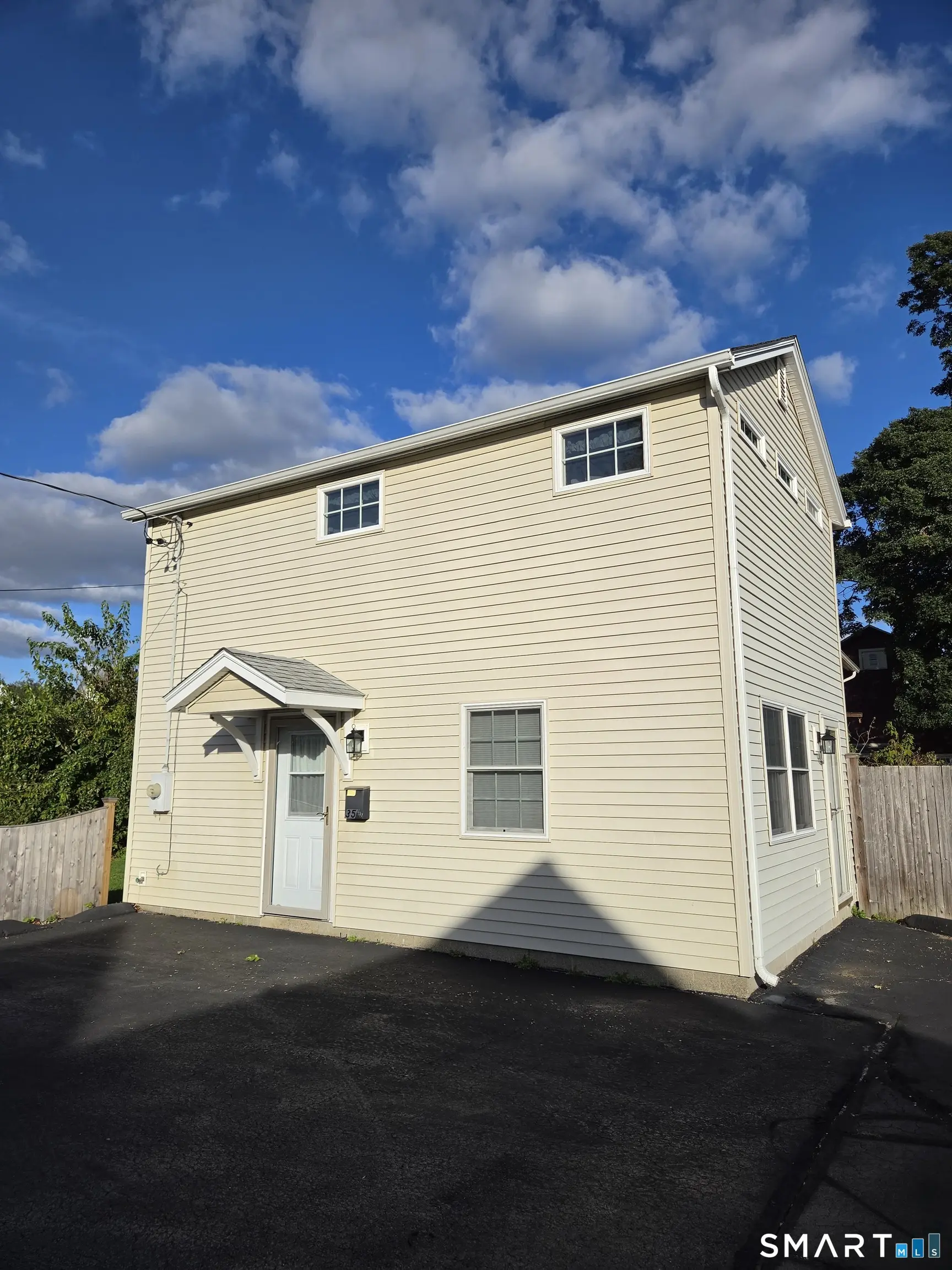 35 1/2 Lafayette Street, Norwich