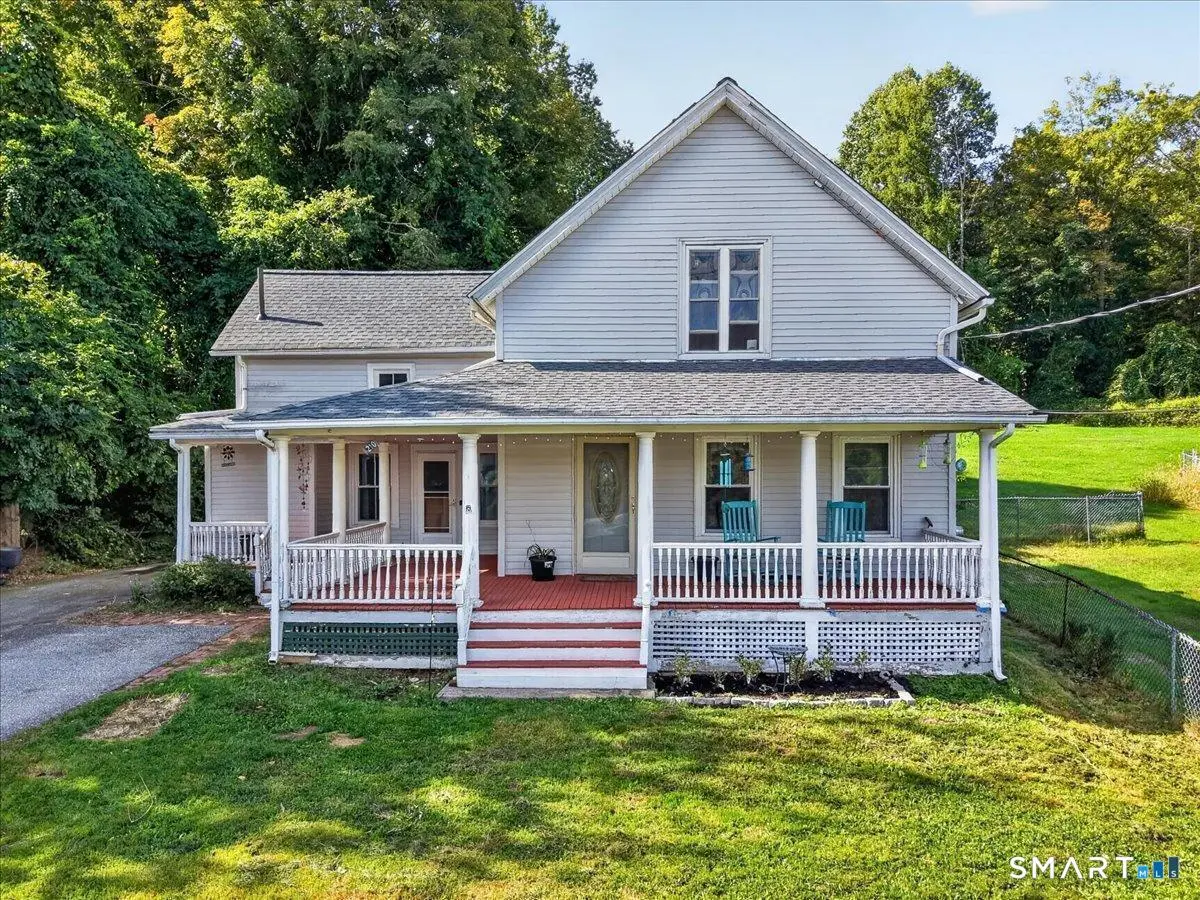 210 Maple Avenue, Montville