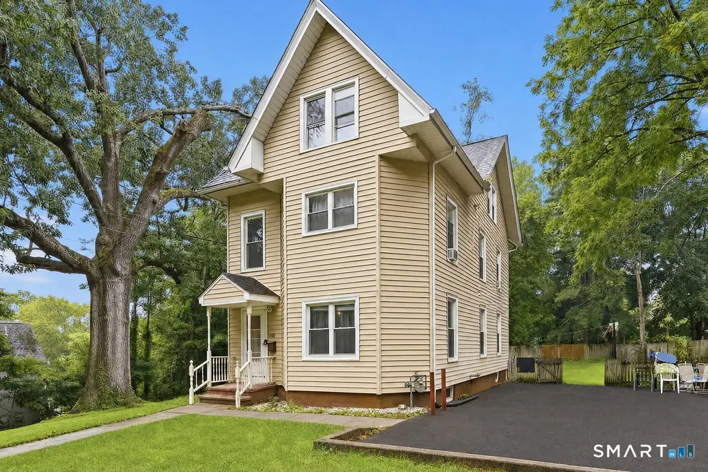 118 Reservoir Avenue, Meriden