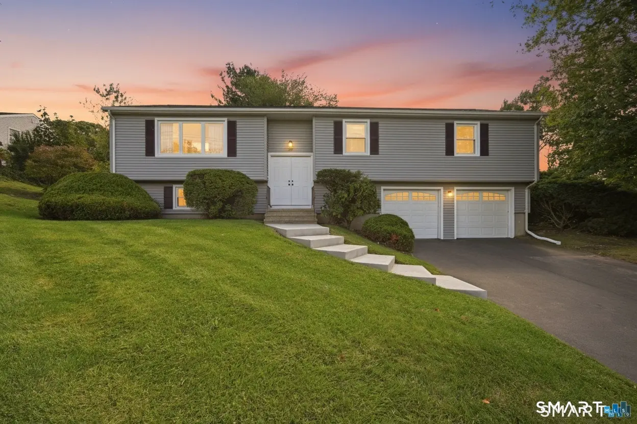 180 Country Hill Drive, West Haven