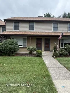 6 Mcintosh Circle 6, Rocky Hill