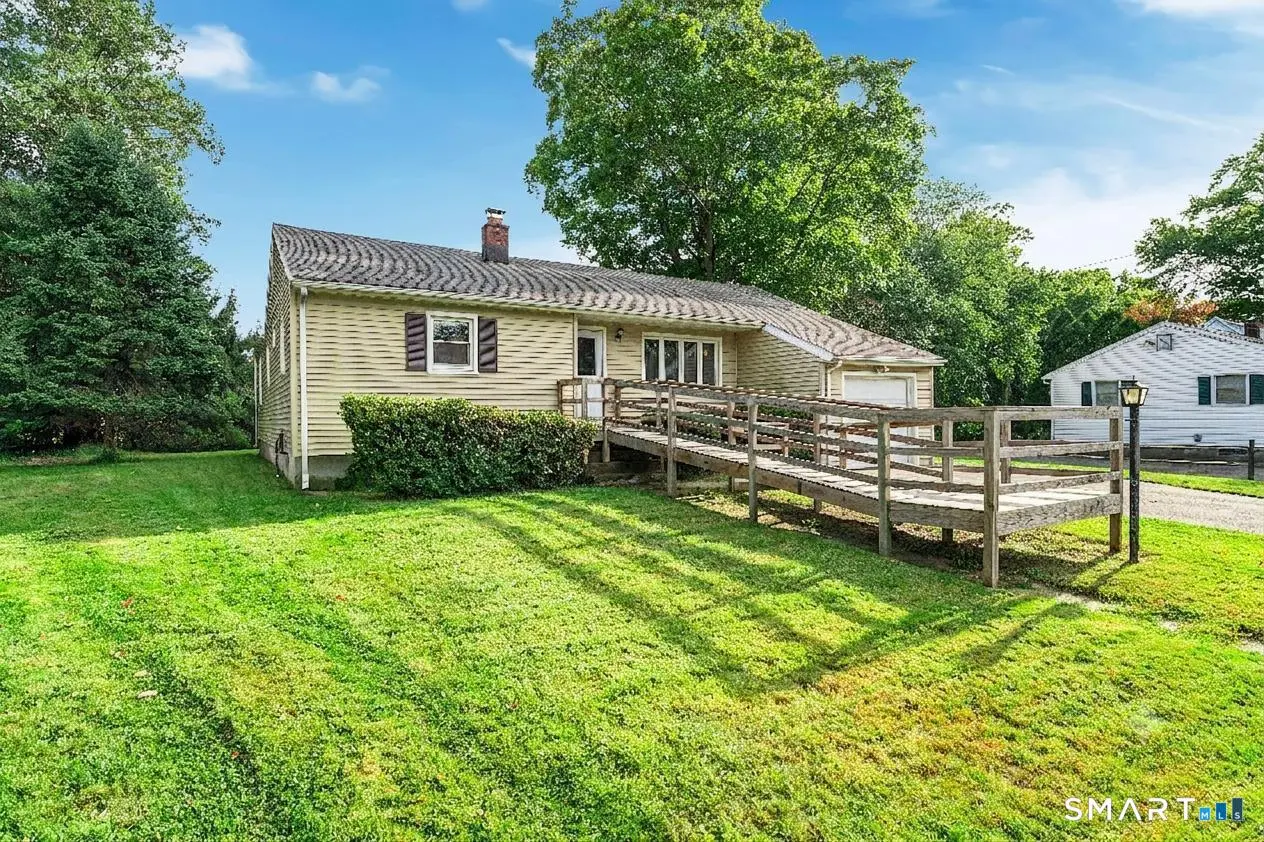 17 Greenbriar Circle, Fairfield