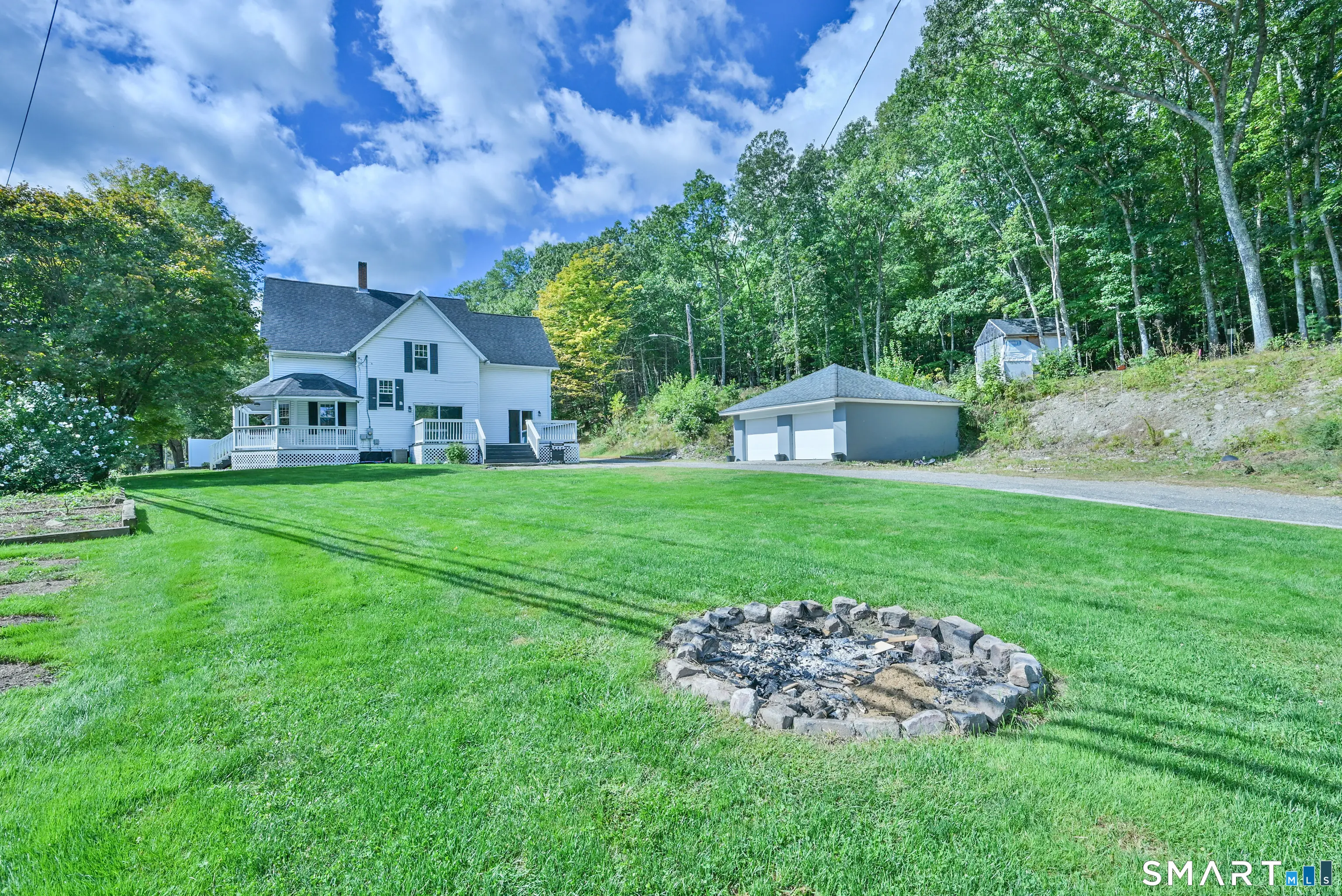 990 Riverside Drive, Thompson