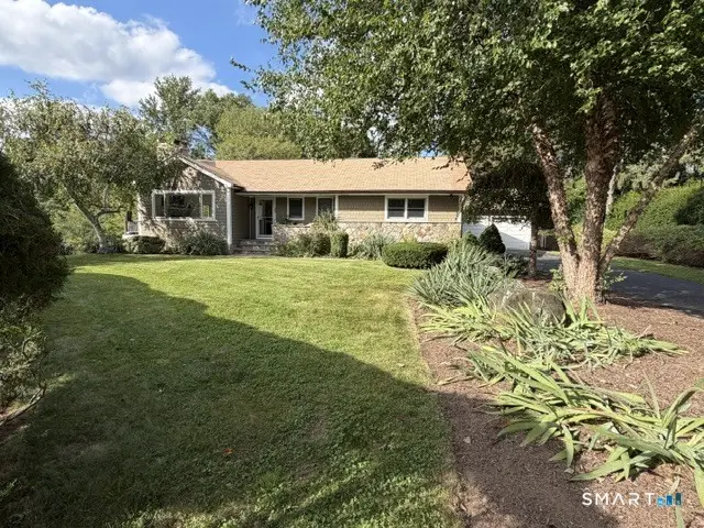 35 Greenwood Drive, Trumbull