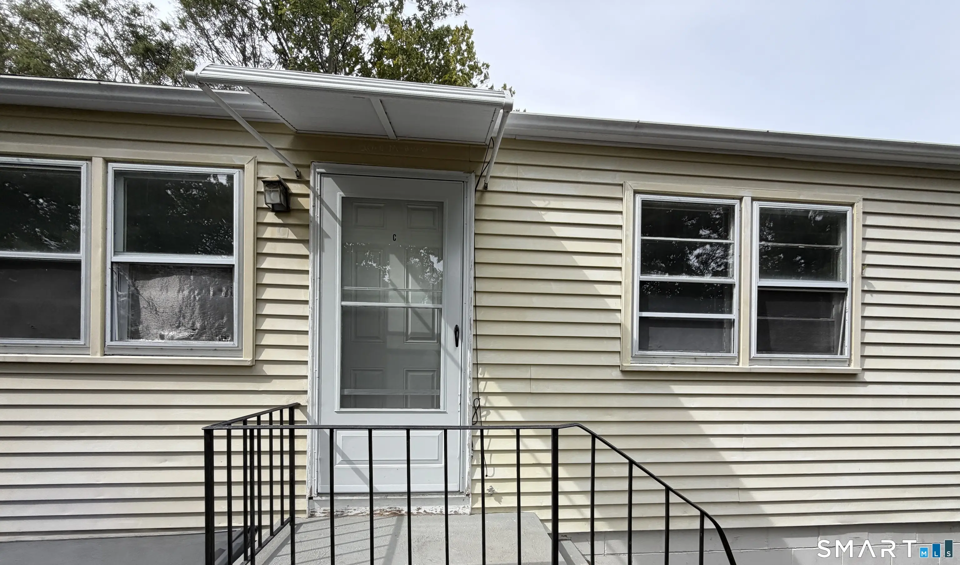 54 Monroe Street, Branford