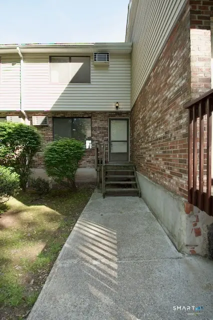 839 Blackstone Village 839, Meriden