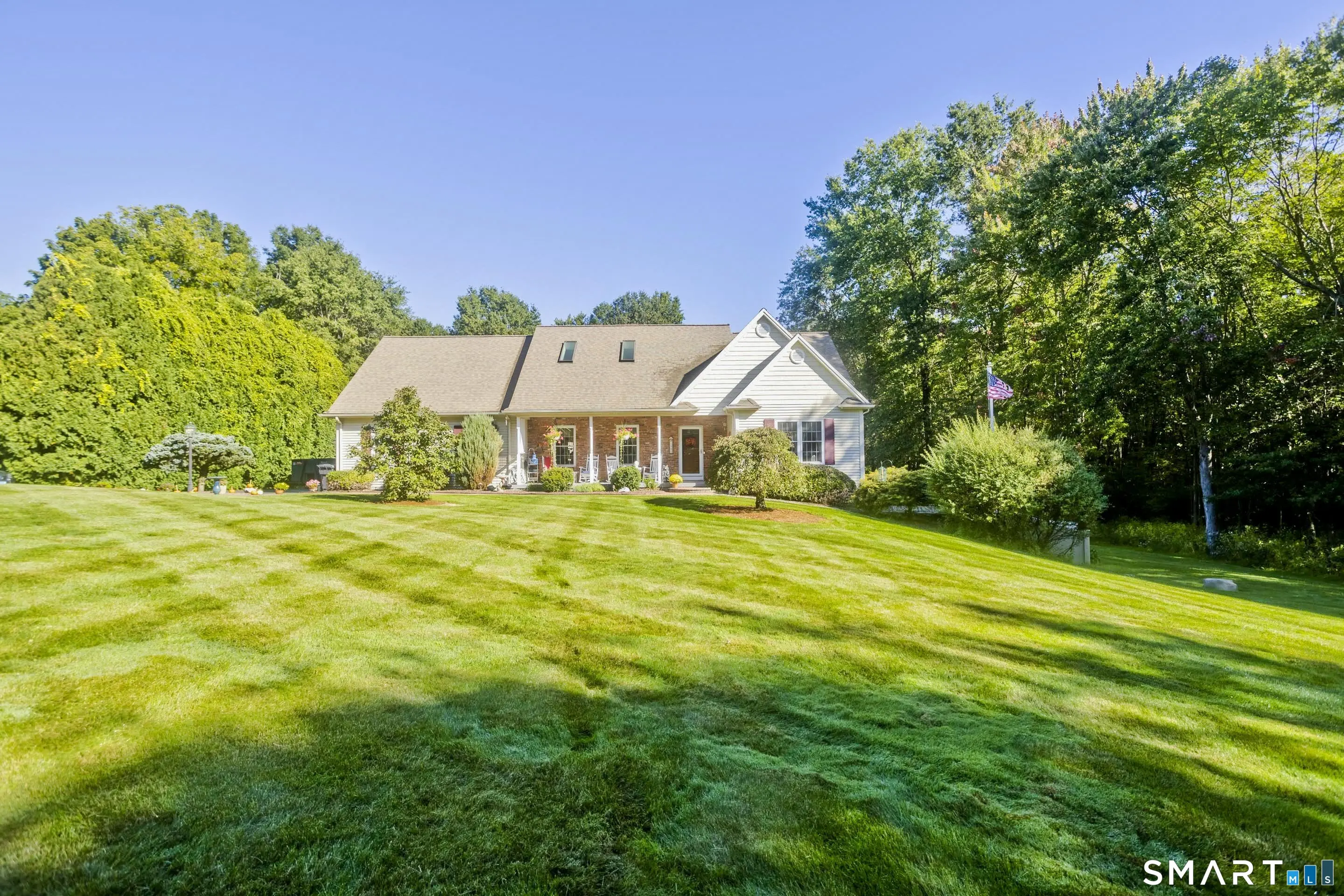 1980 Oak Street, Suffield