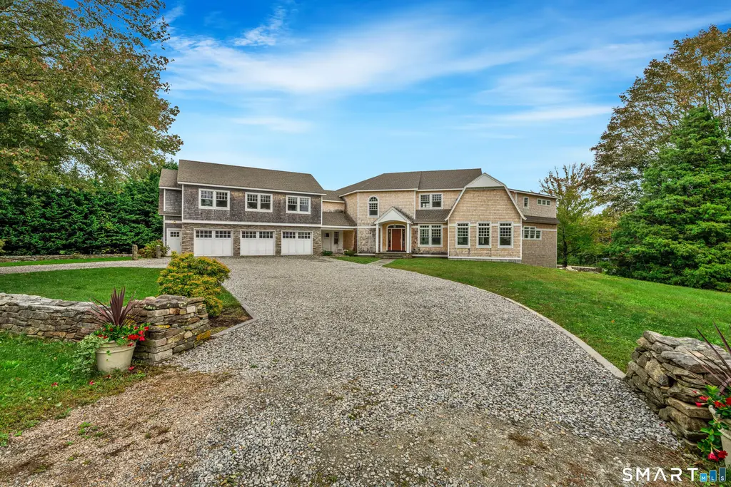 8 Montauk Avenue, Stonington
