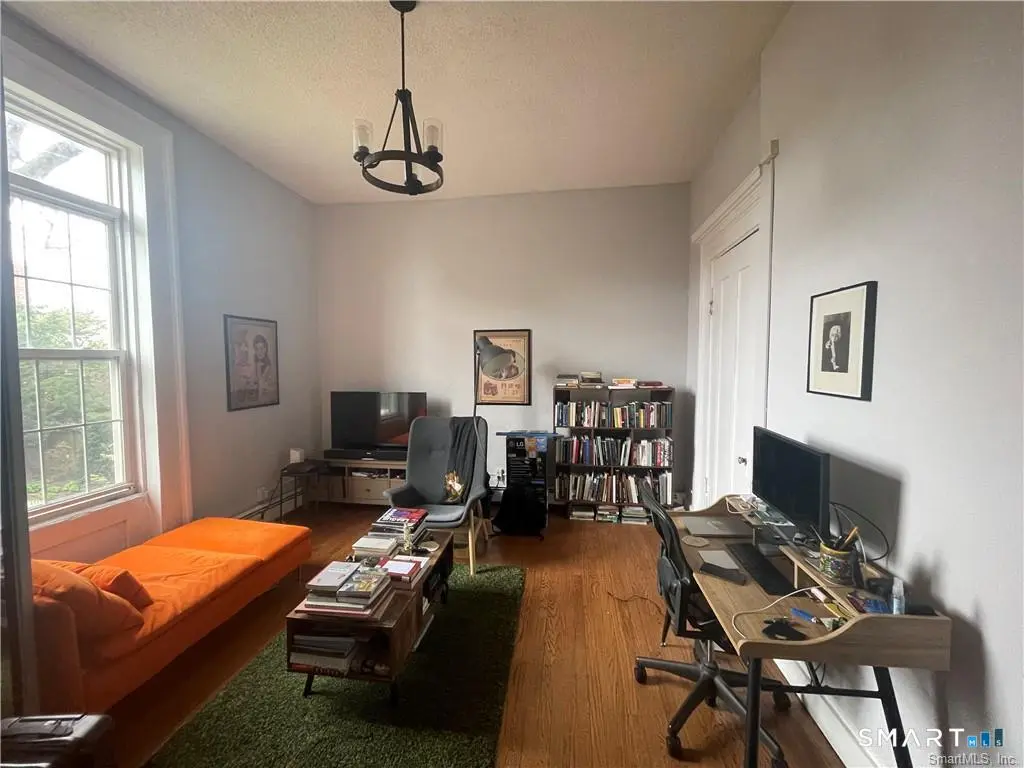 548 Chapel Street 1r, New Haven