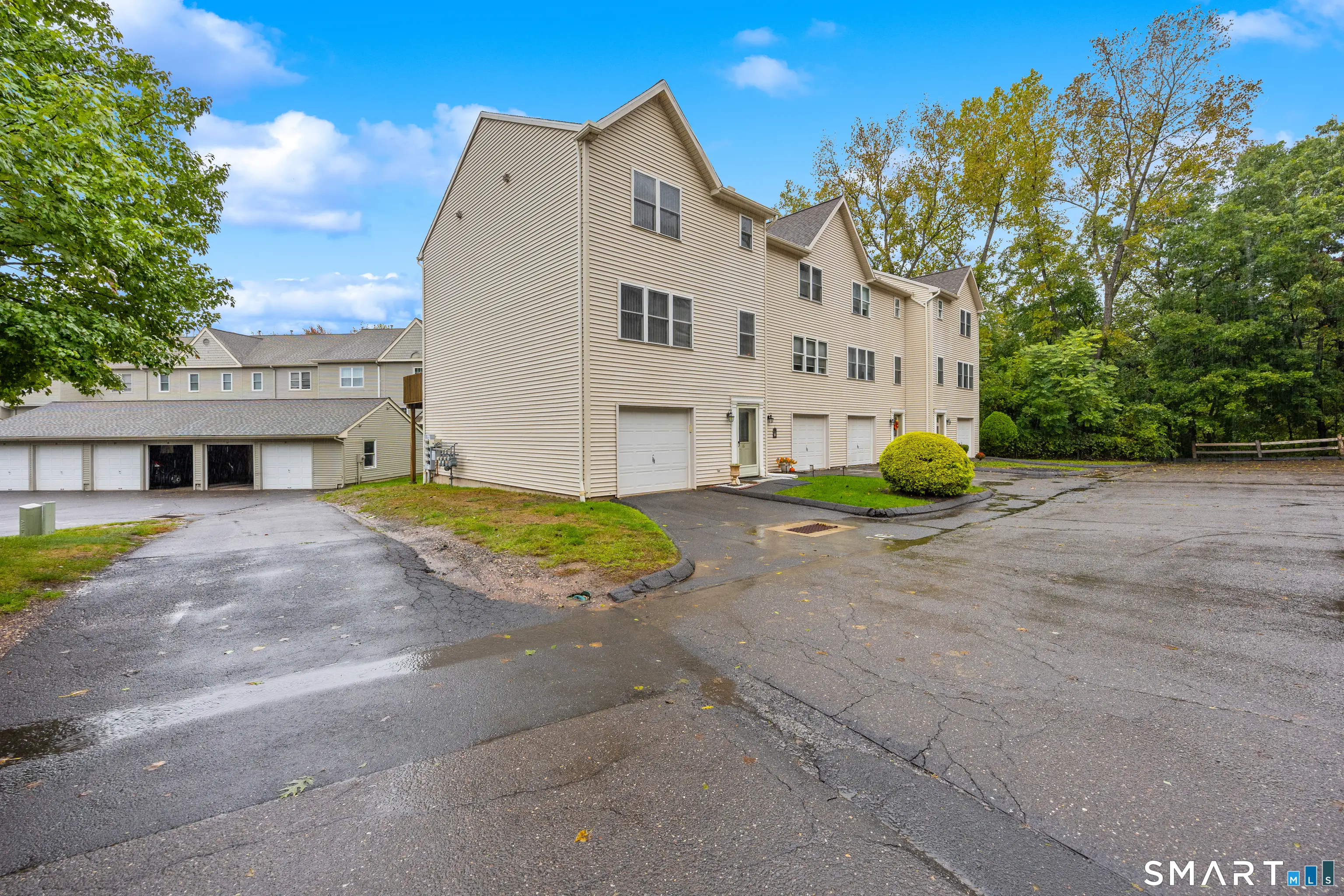 40 Cornerstone Court 16, Southington