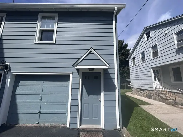 104 Boston Street, Guilford