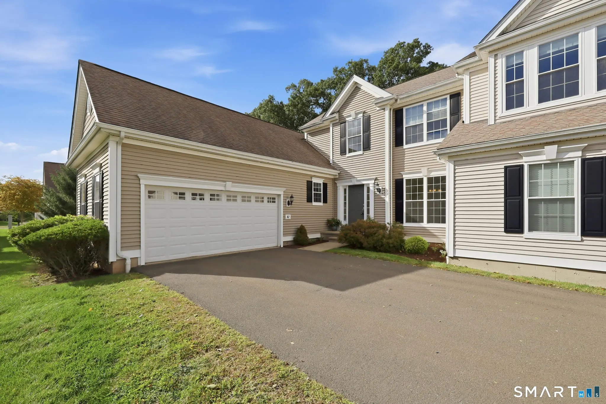 82 Barkledge Drive 82, Newington