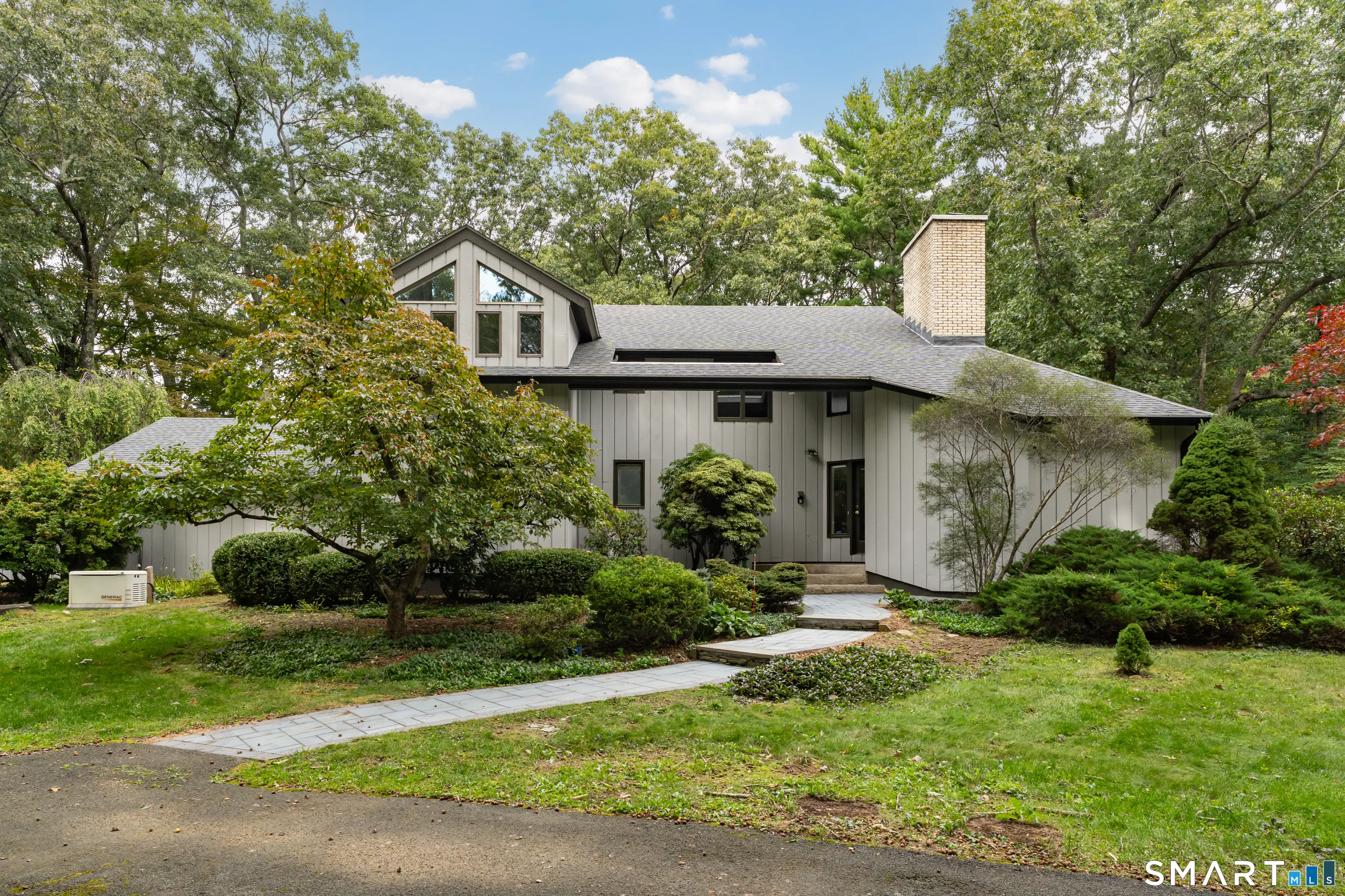 200 Deer Lane, Guilford