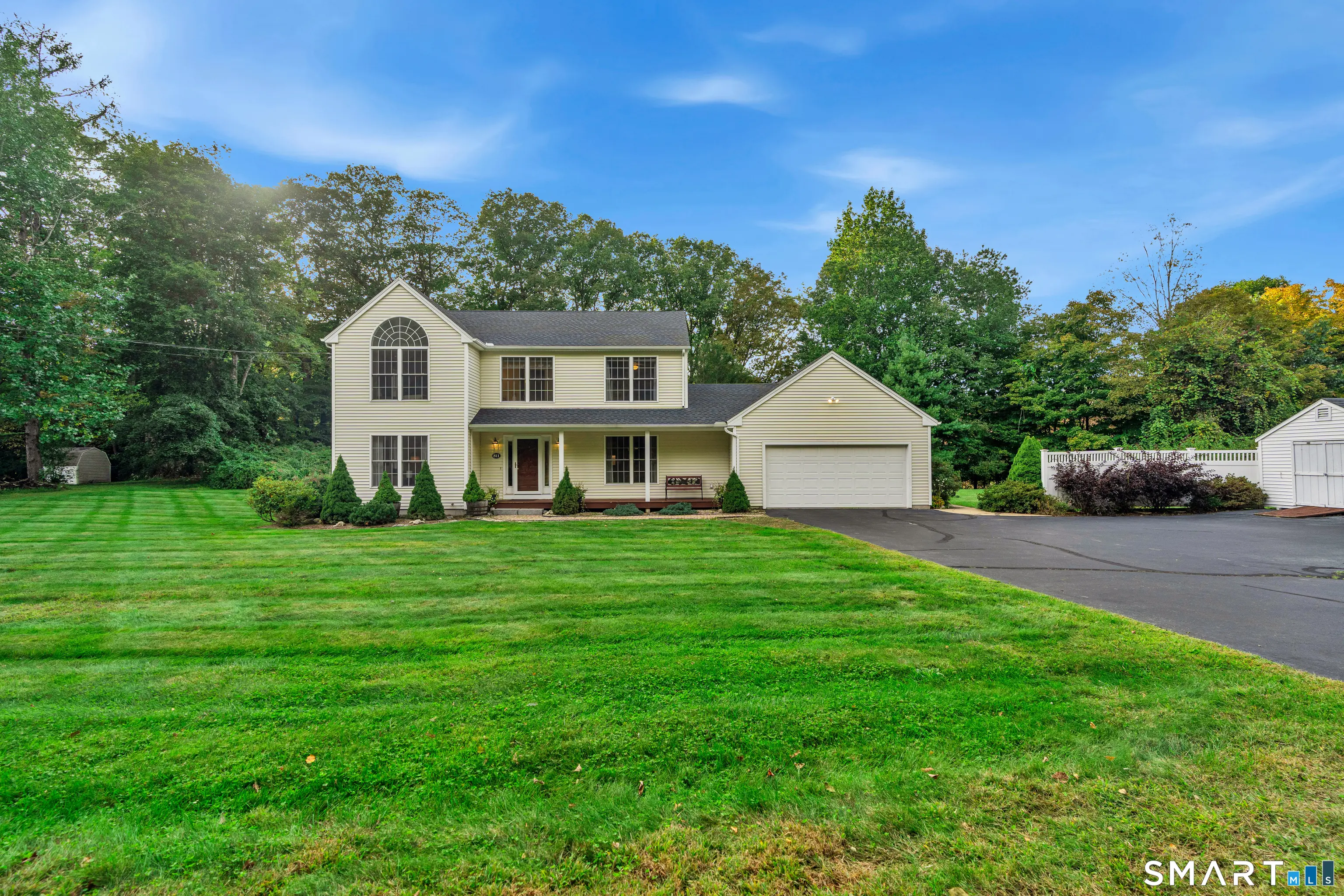 811 Lake Drive, Guilford