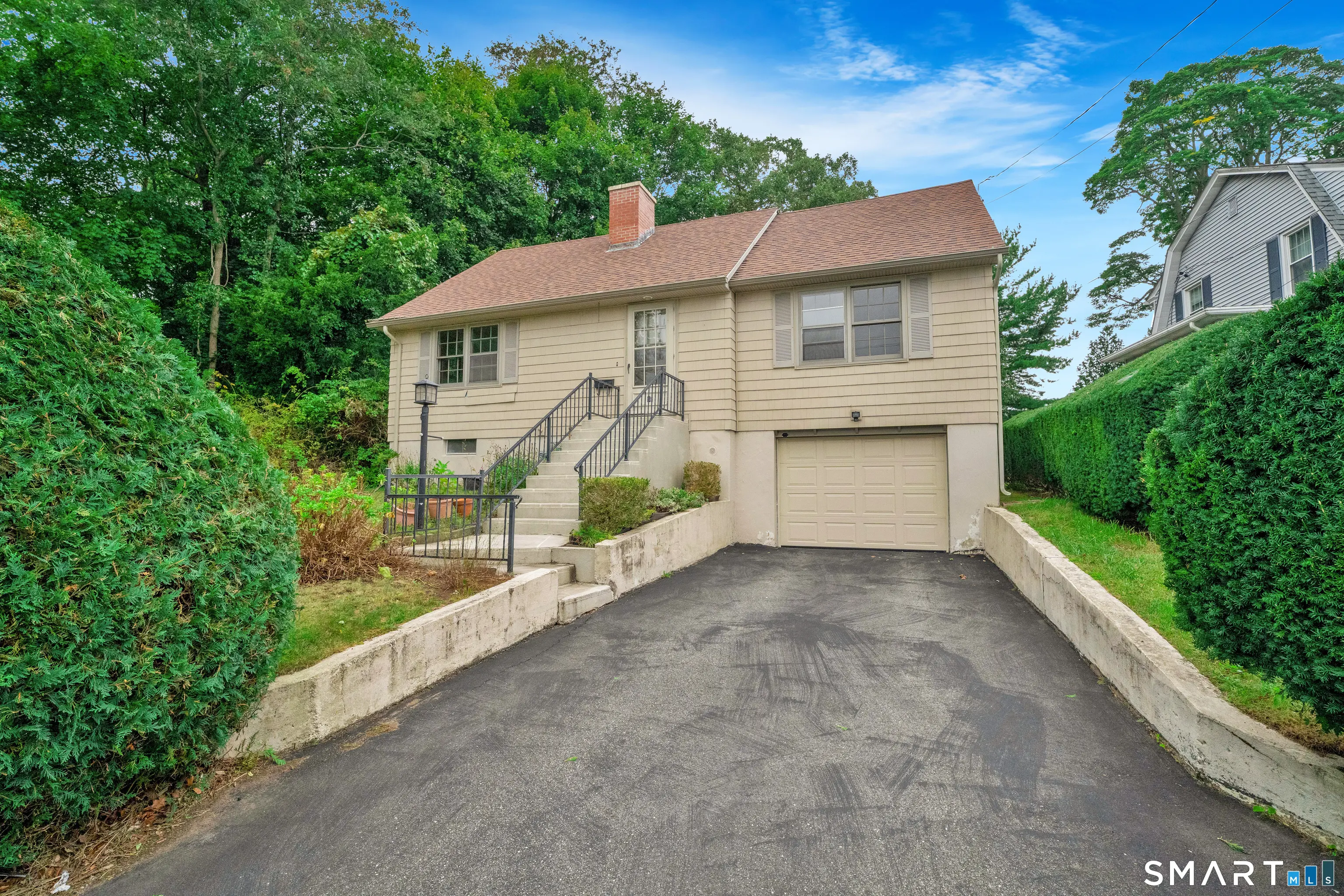95 Lower Boulevard, New London