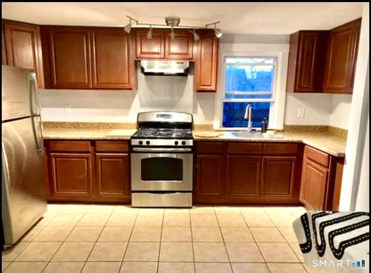 351 Clinton Avenue 2, Bridgeport