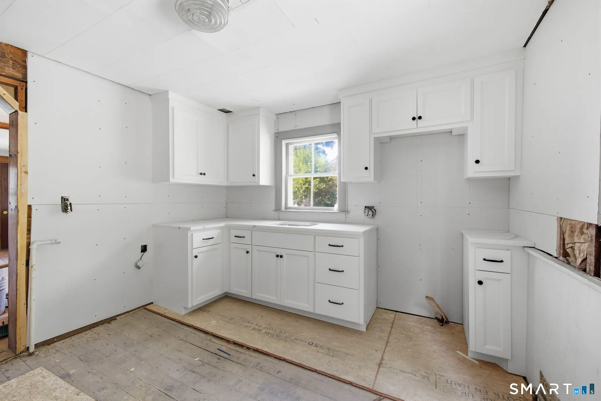 23 Pleasant Street, Vernon