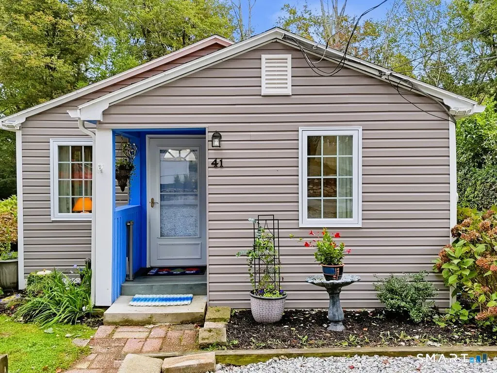 41 Spring Glen Road, East Lyme