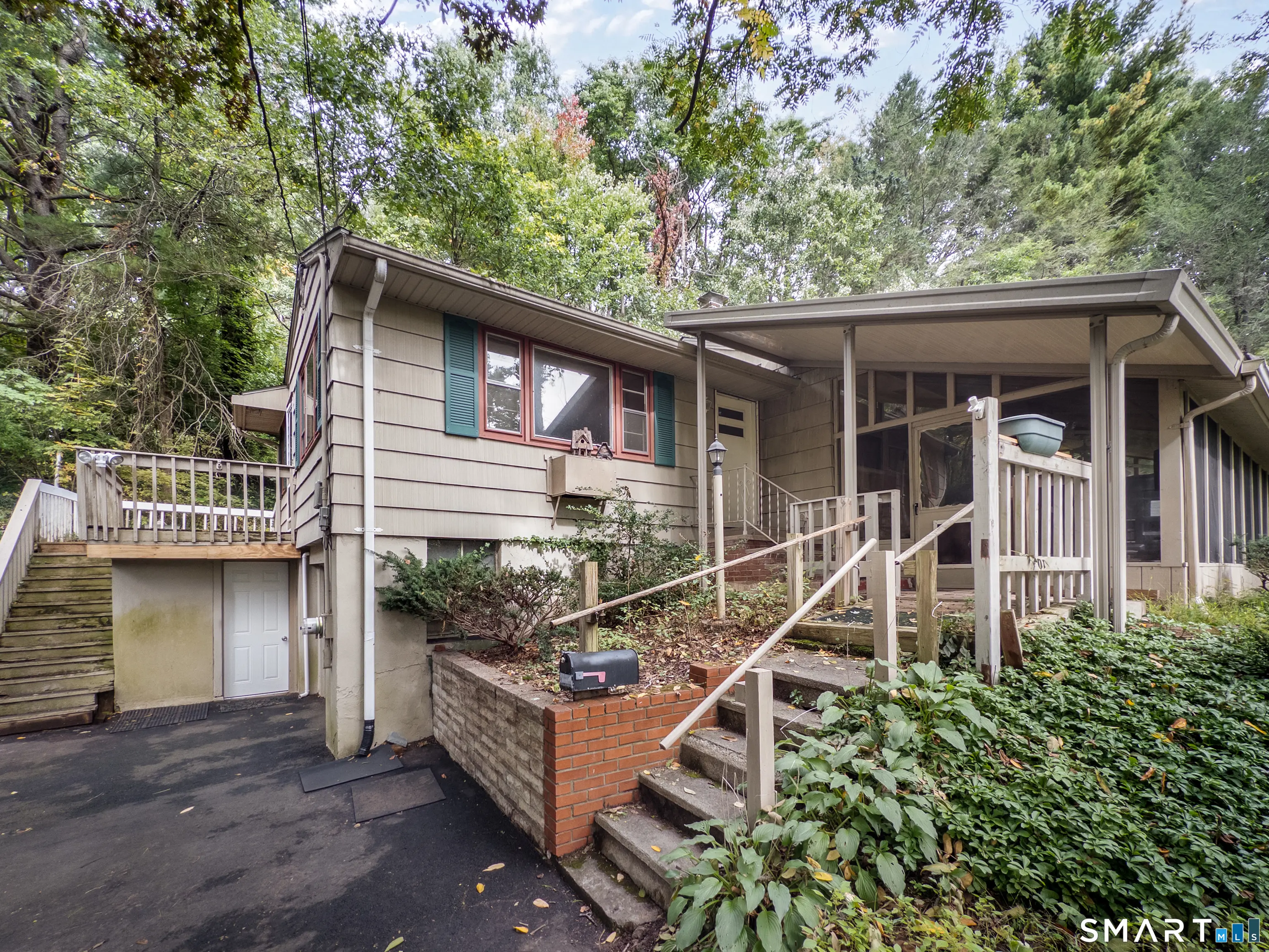 889 Benham Street, Hamden