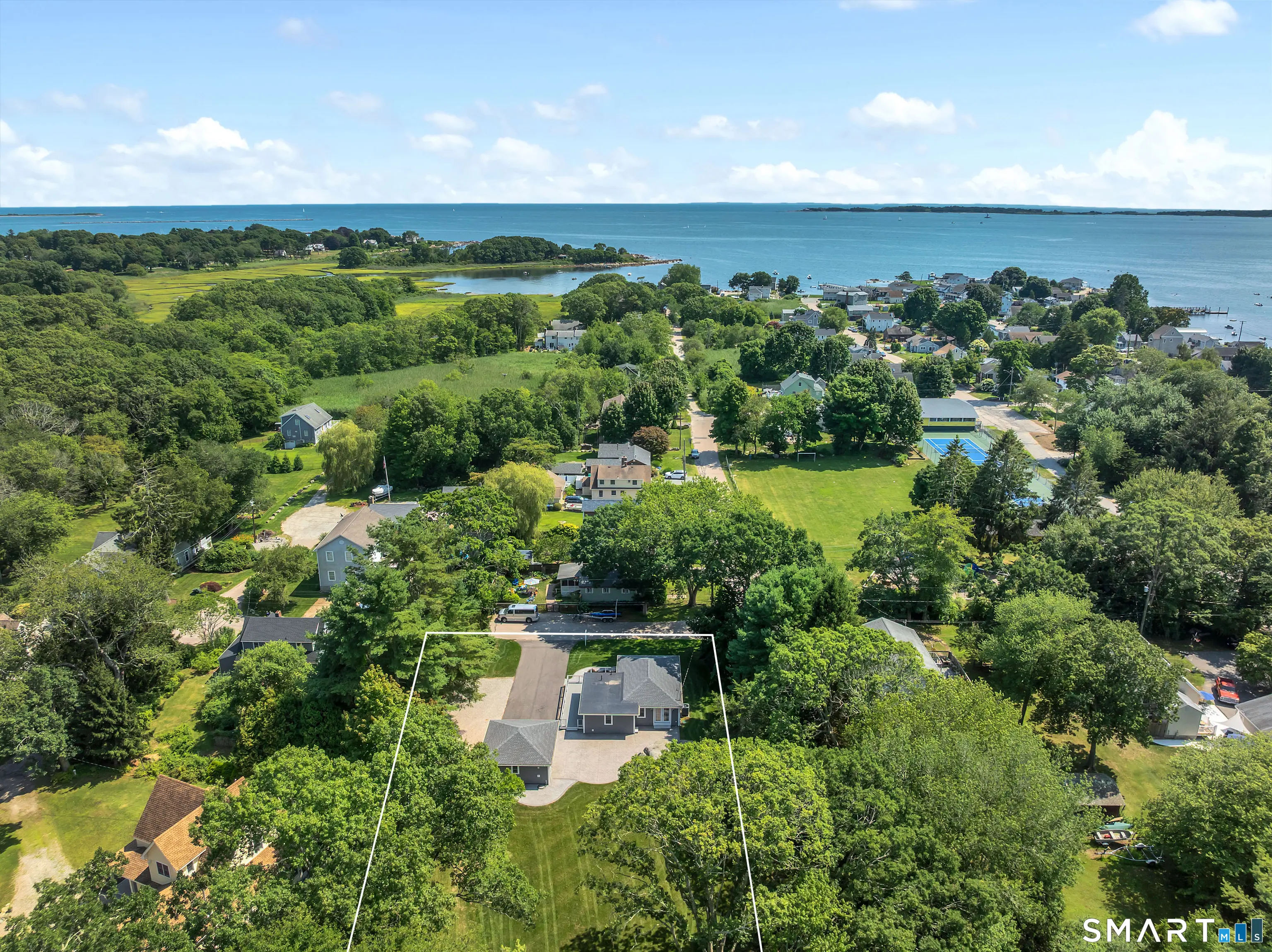 41 Maple Street, Stonington