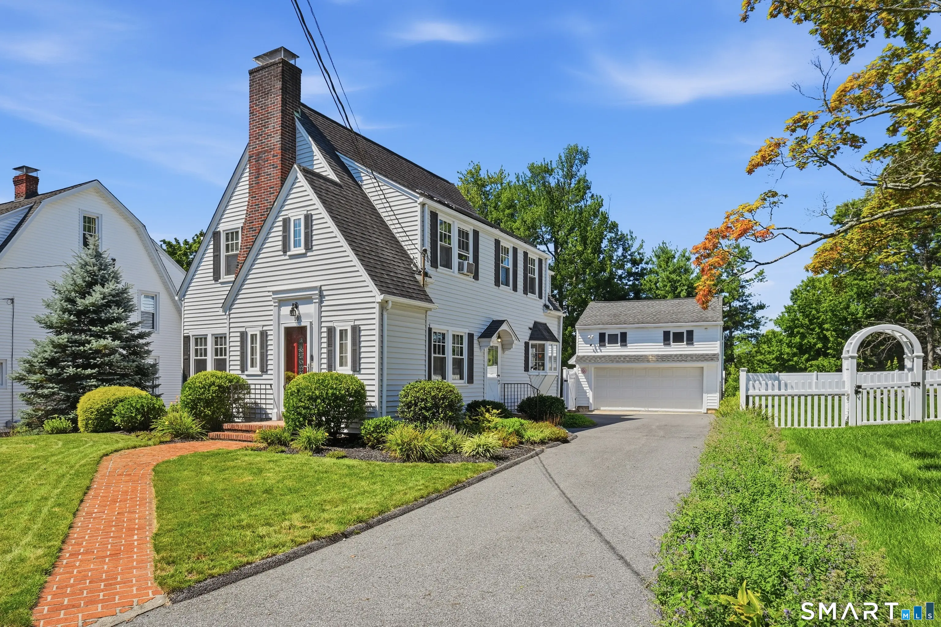 10 Lawncrest Road, Danbury