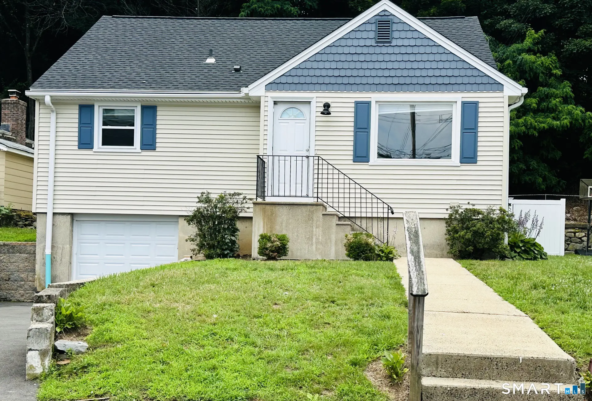 136 Hillside Avenue, Shelton