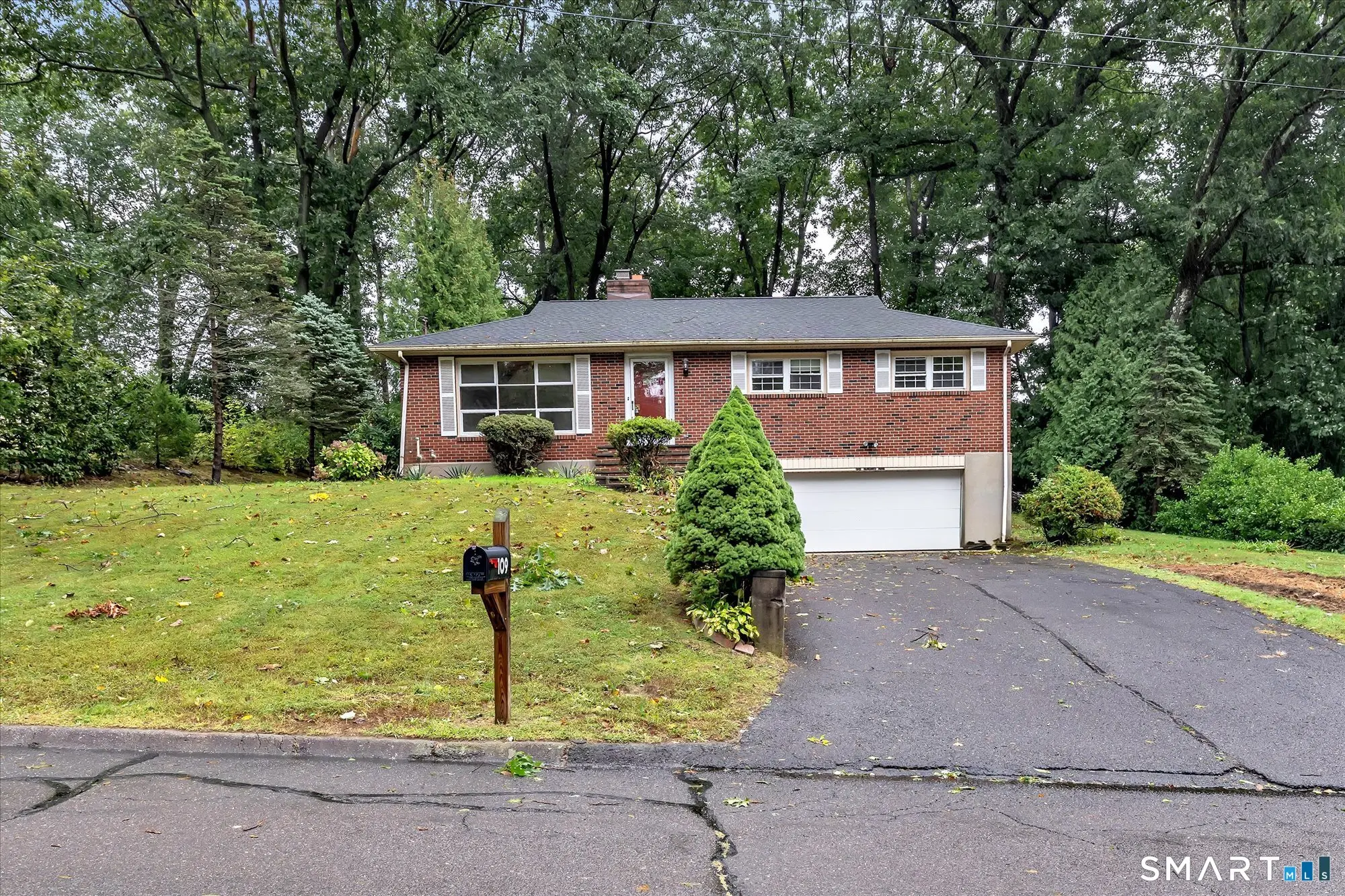 109 Woolsley Avenue, Trumbull