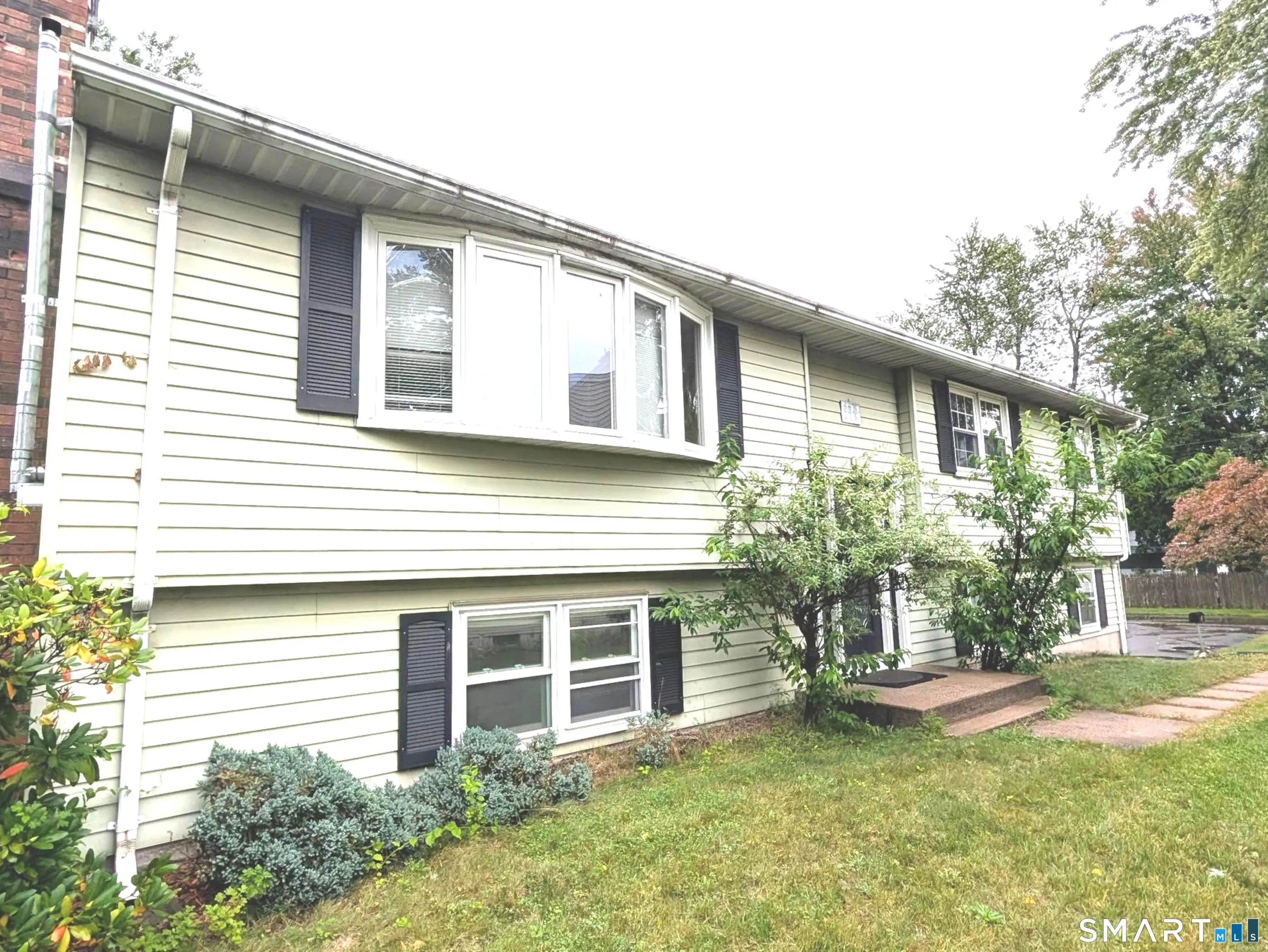 12 Dewey Avenue, Windsor Locks