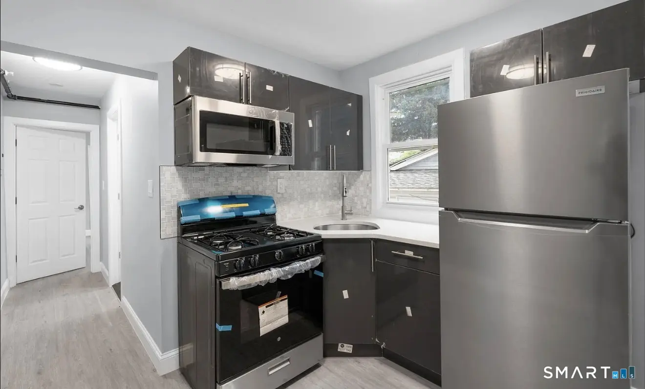 1874 Barnum Avenue, Stratford