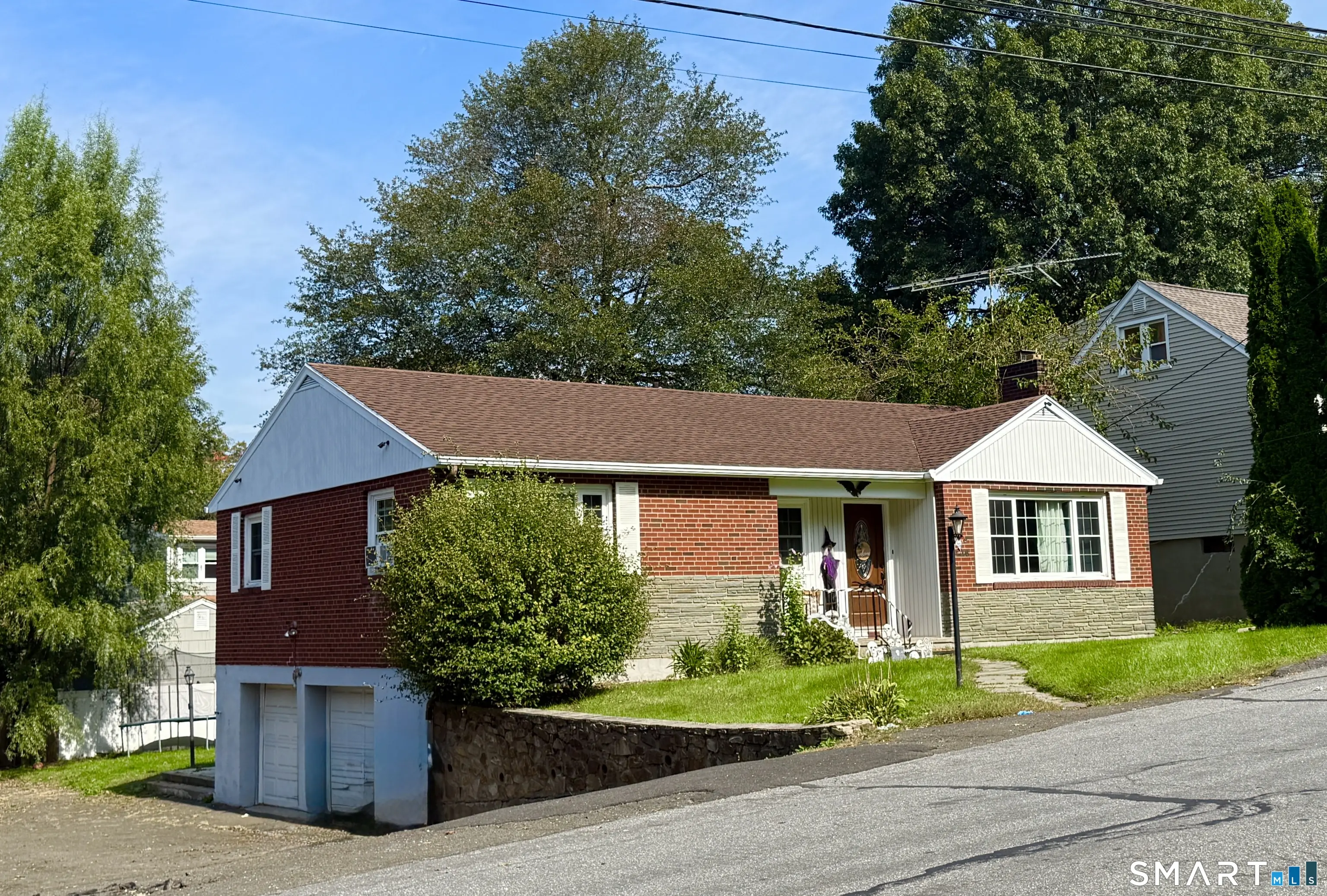 406 Lakeside Drive, Bridgeport