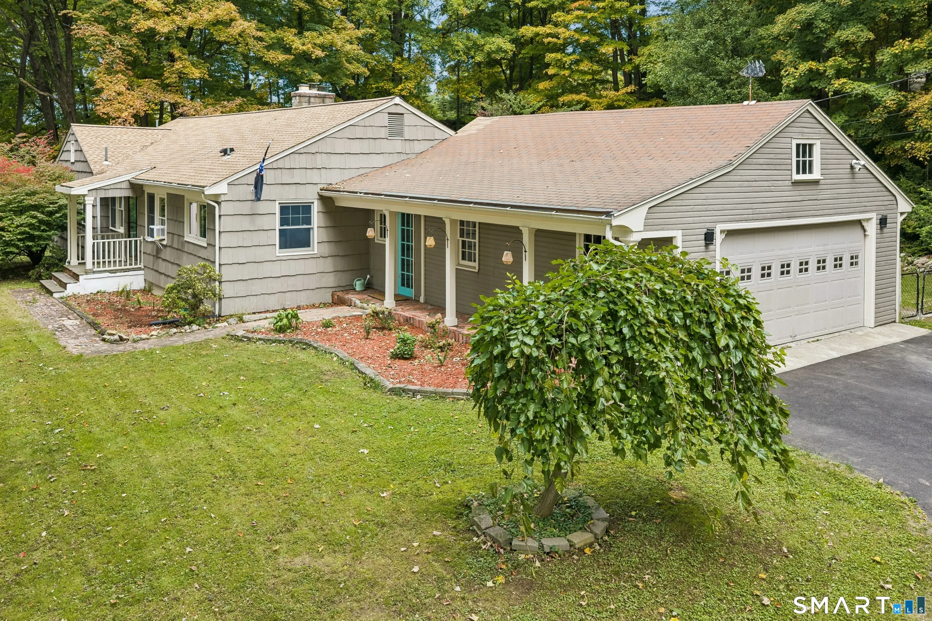 27 Hattertown Road, Newtown