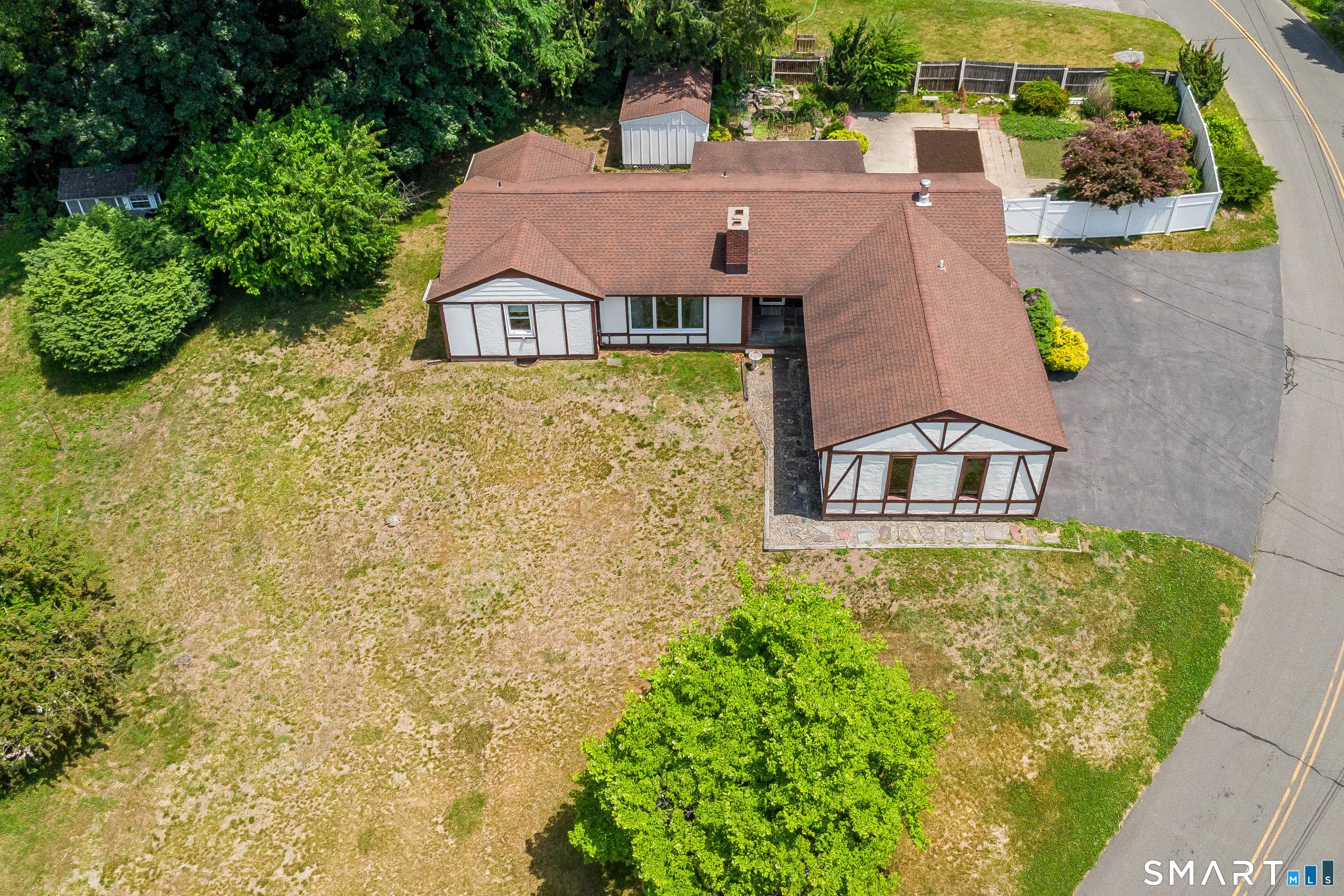 10 Horseshoe Drive, Danbury
