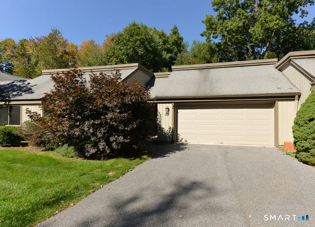 2 Heritage Crest C, Southbury