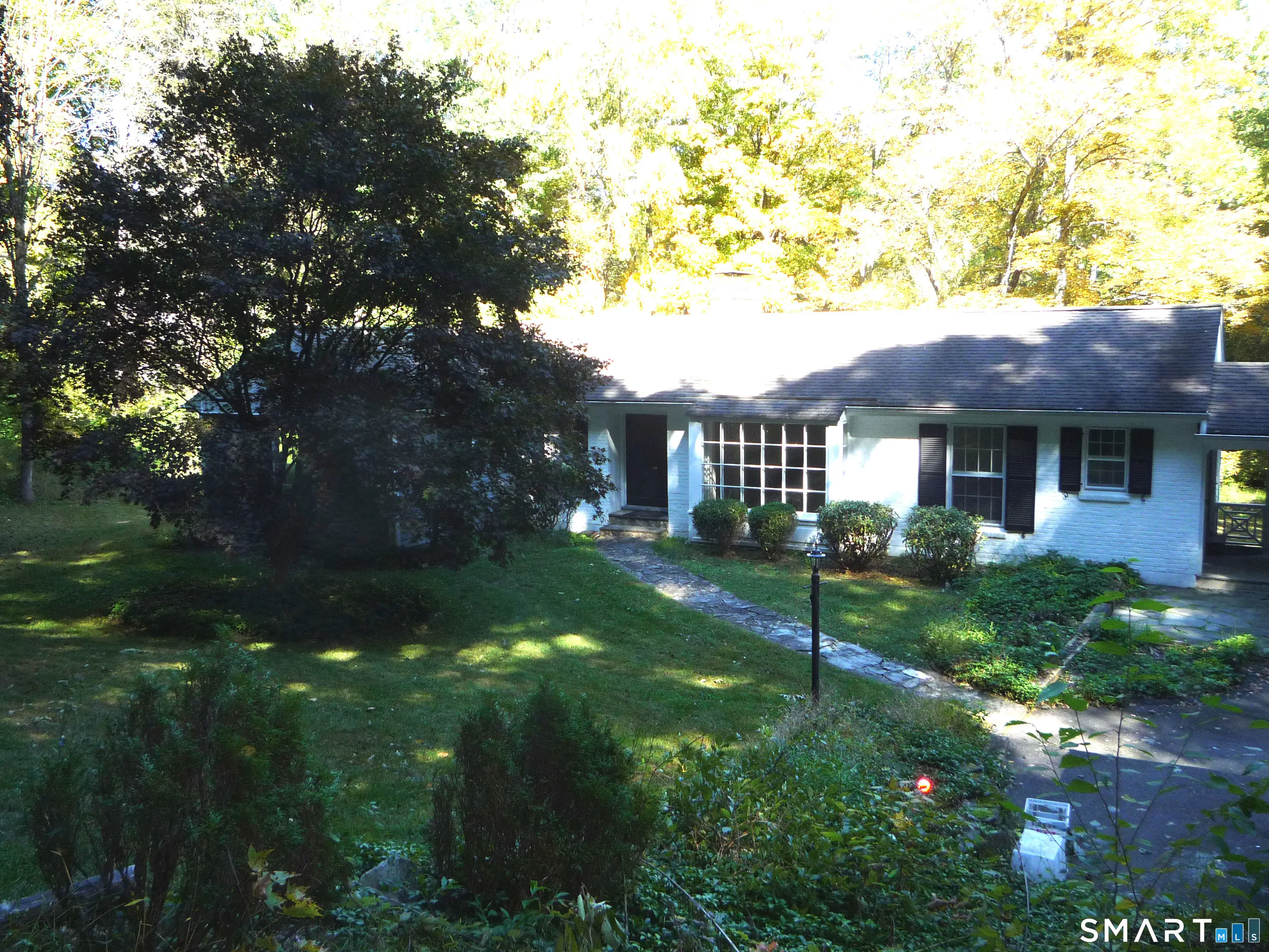 3 Trout Brook Lane, Weston