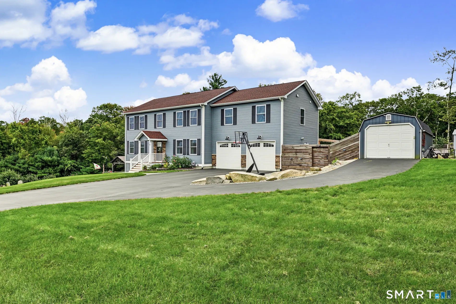 2 Logans Way, Sterling