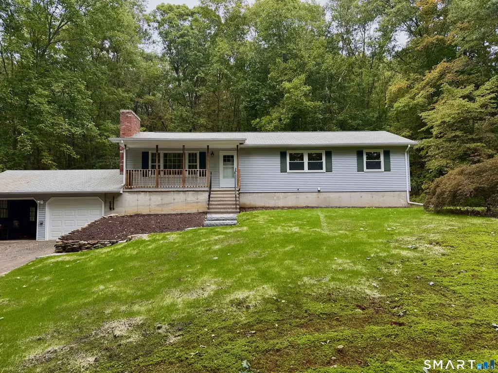 77 Stone Boat Road, Guilford