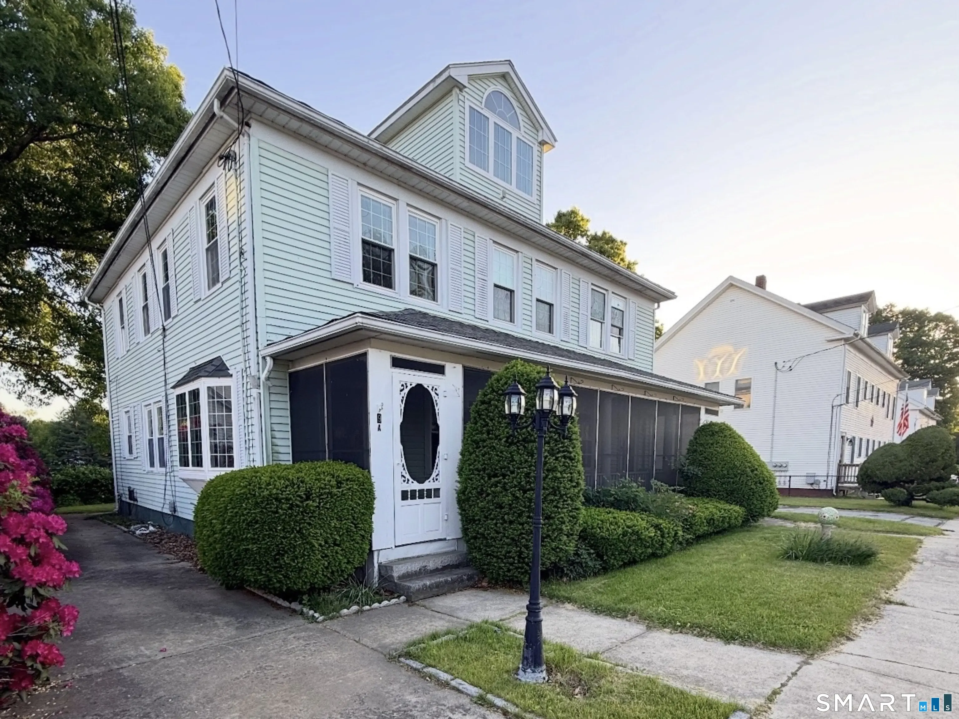9 Floral Avenue A, Thompson
